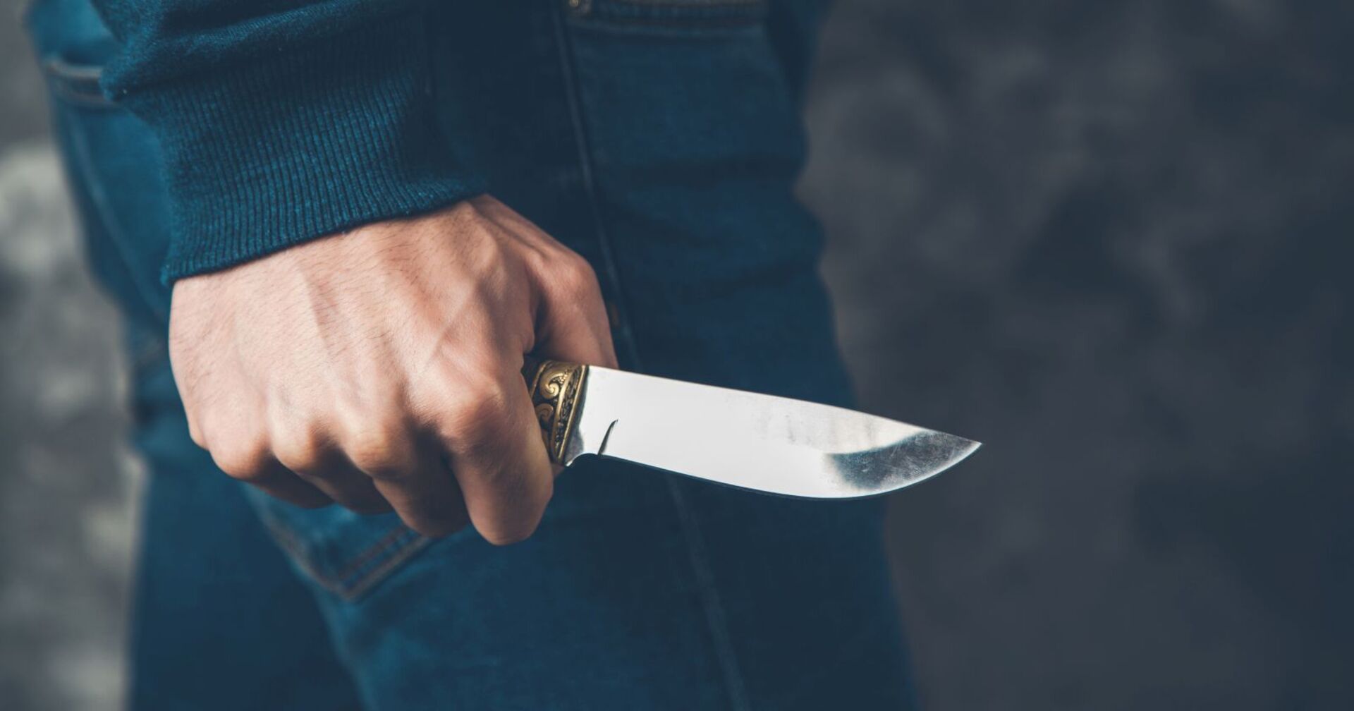 Die Ermittlungen des Landeskriminalamts laufen, das Motiv und die Hintergründe der Attacke sind noch unklar.