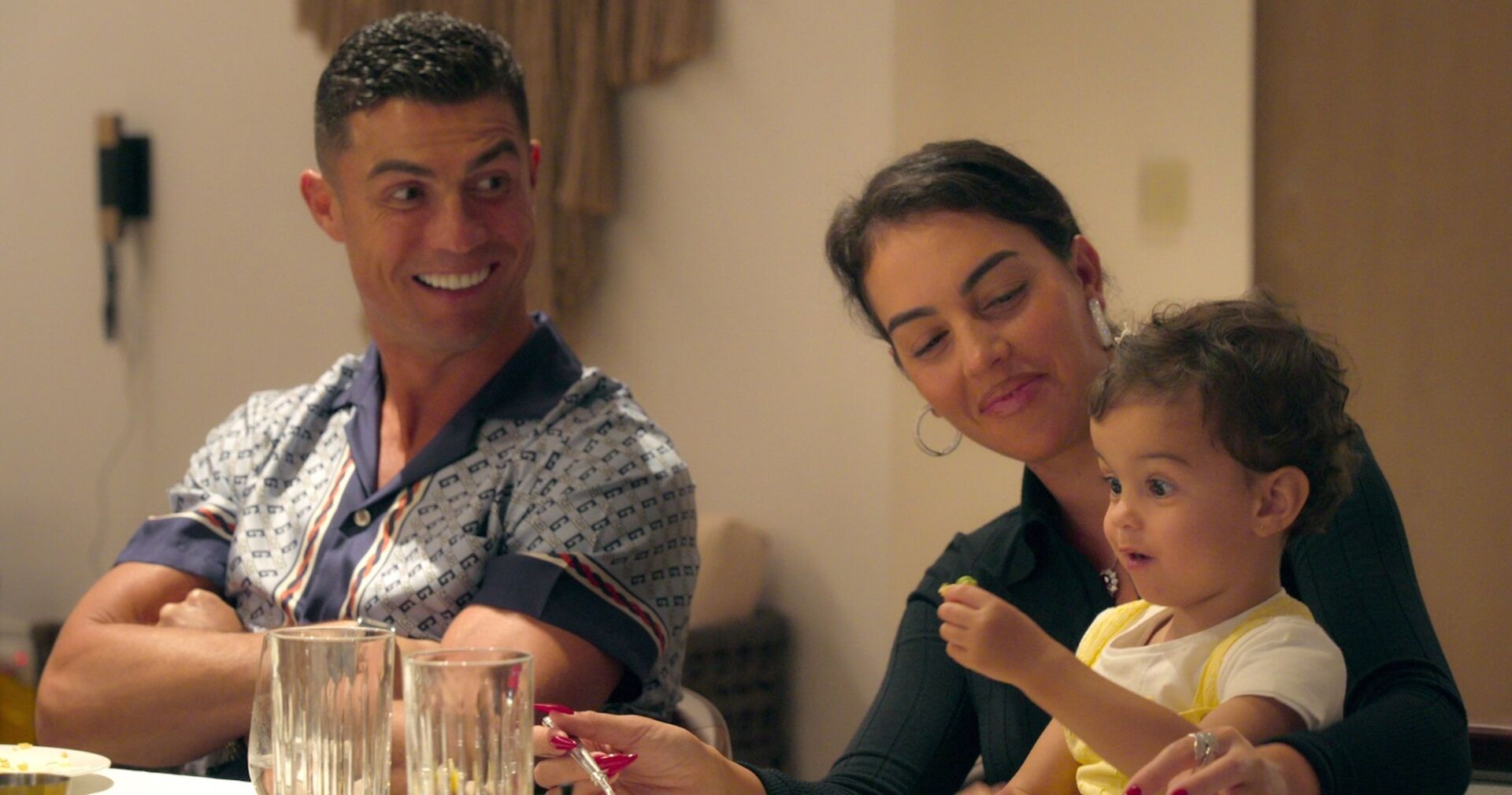 Ehevertrag sichert Georgina 100.000 € monatlich plus Luxusvilla.