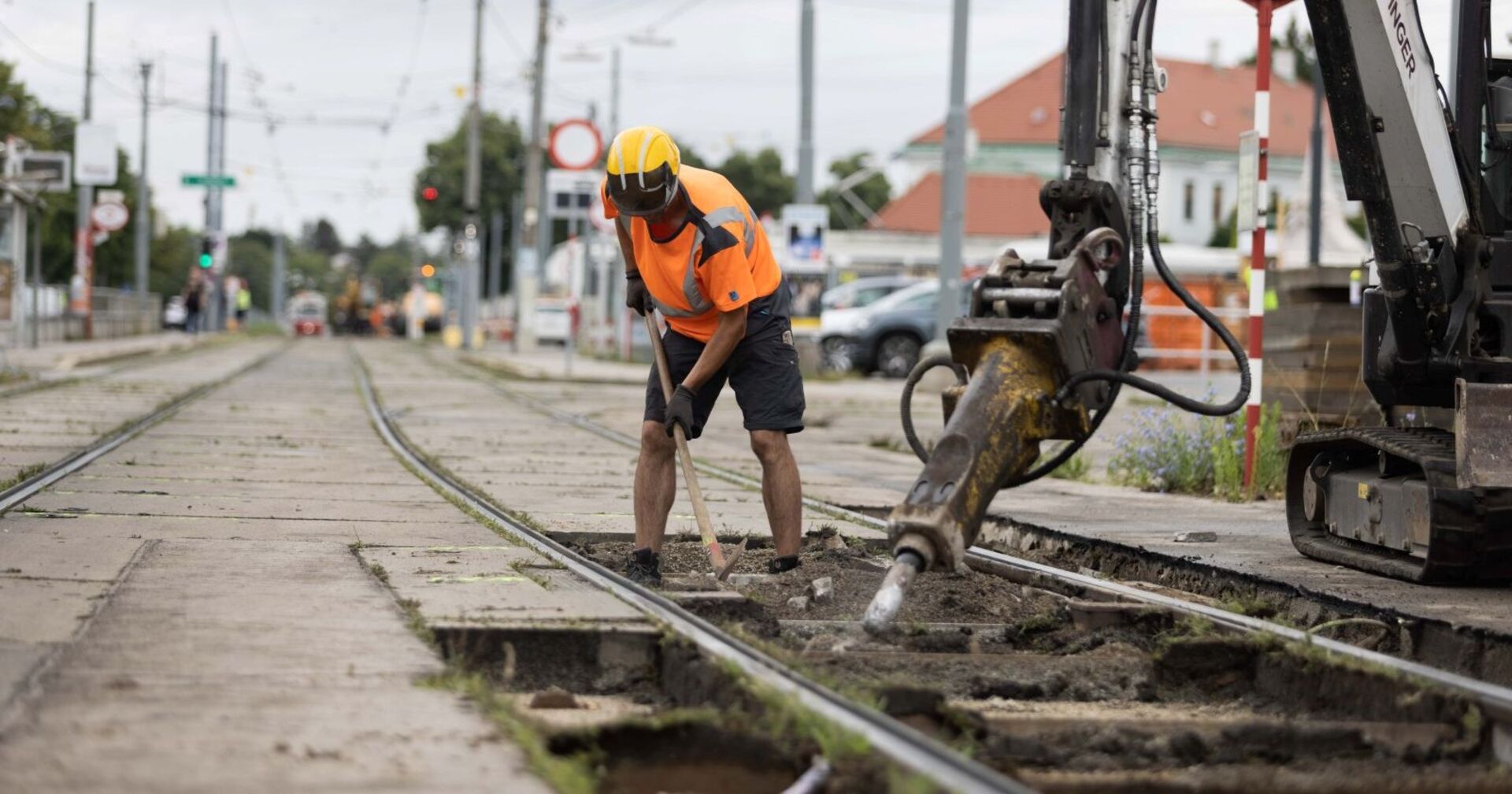 Baustelle der Wiener Linien auf der Wiener Straßenbahnlinie 71 auf der Simmeringer Hauptstraße