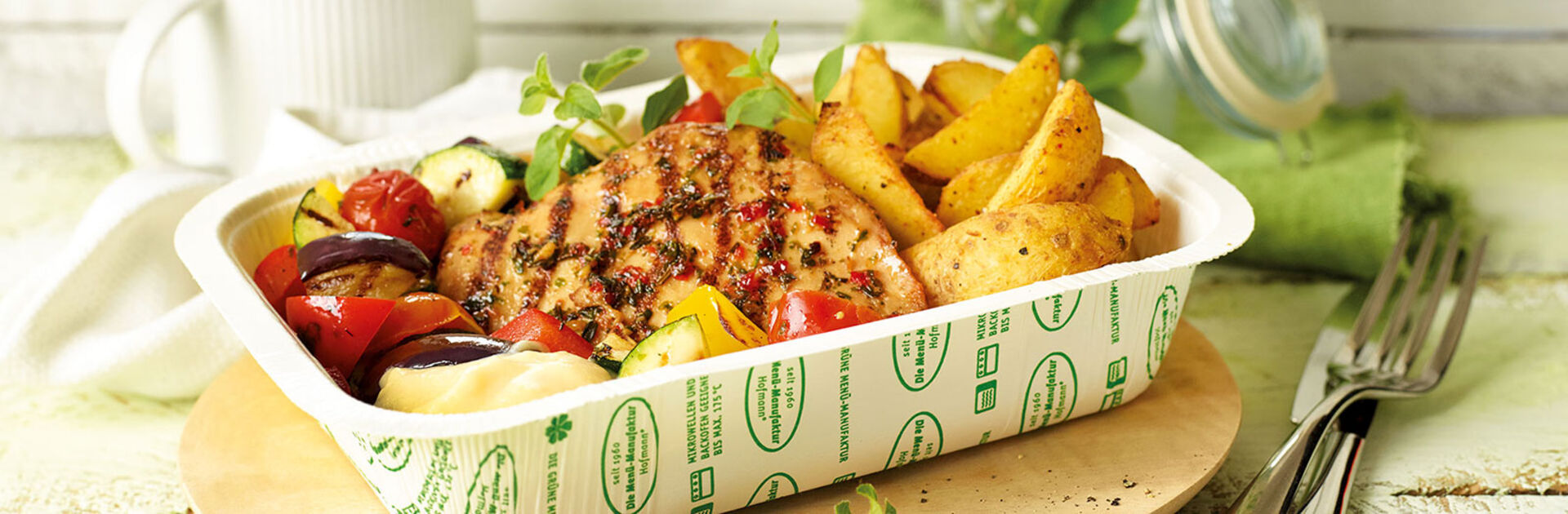 Köstliches Gericht in einer Cellulose-Schale angerichtet | Credit: Die Menü-Manufaktur