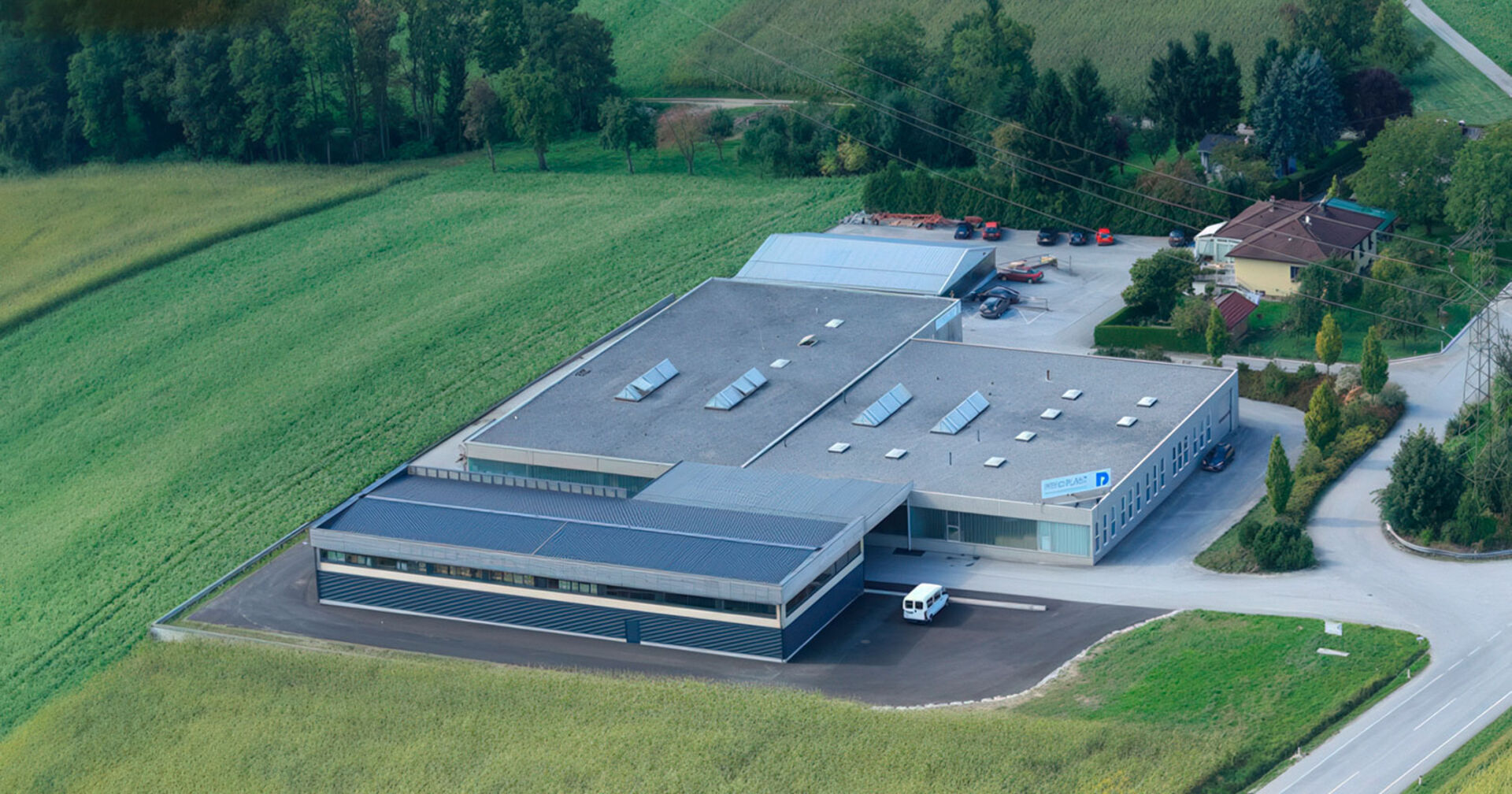 Luftaufnahme von einem Firmengelände | Credit: Preciplast