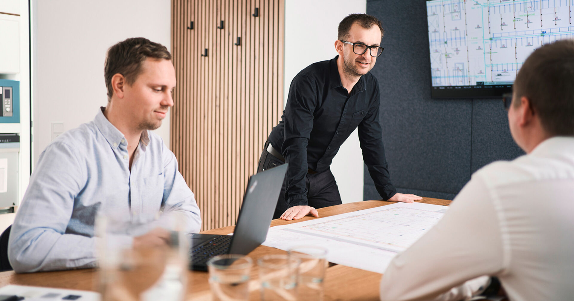 Mitarbeiter bei Elektro Reindl | Credit: Robert Maybach