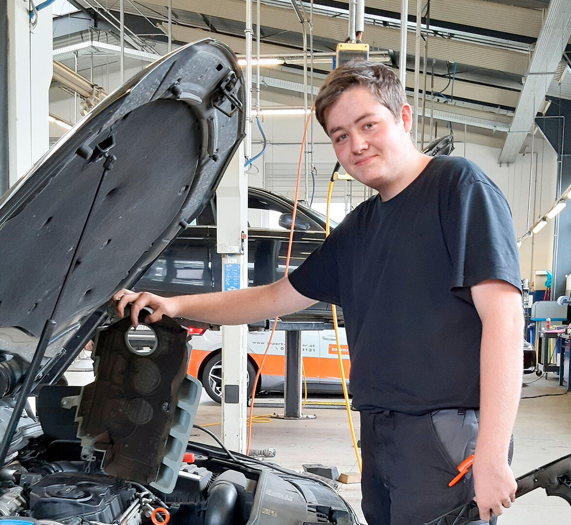 KFZ-Techniker Lehrling | Credit: NETZWERK