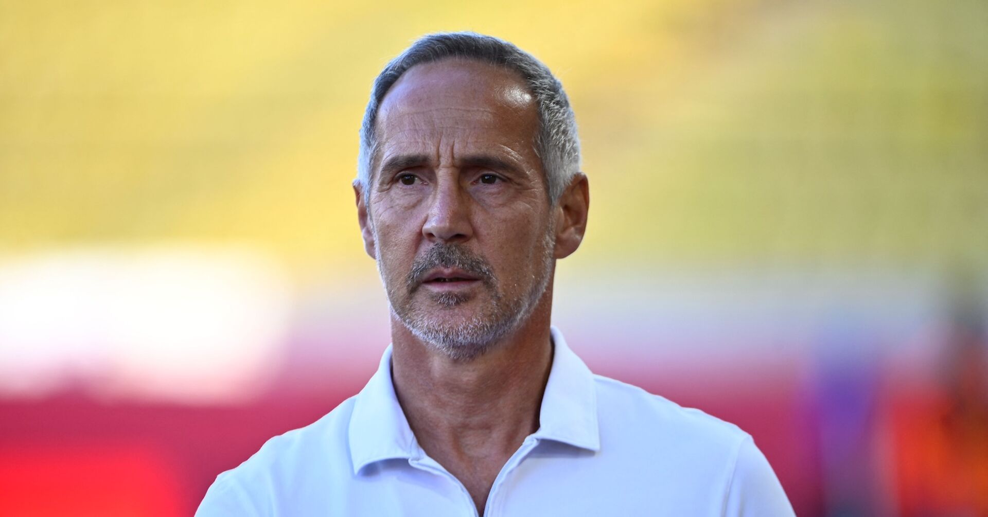 Trainer Adi Hütter bestätigte, dass die Reise um einen Tag verschoben wird.