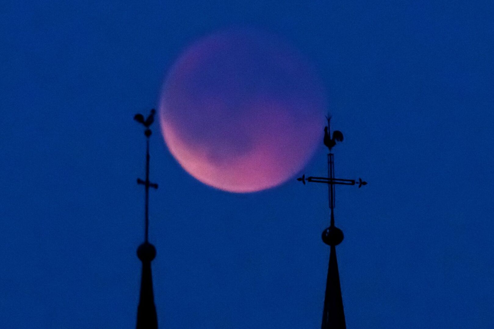 Blutmond über Bottens, Schweiz