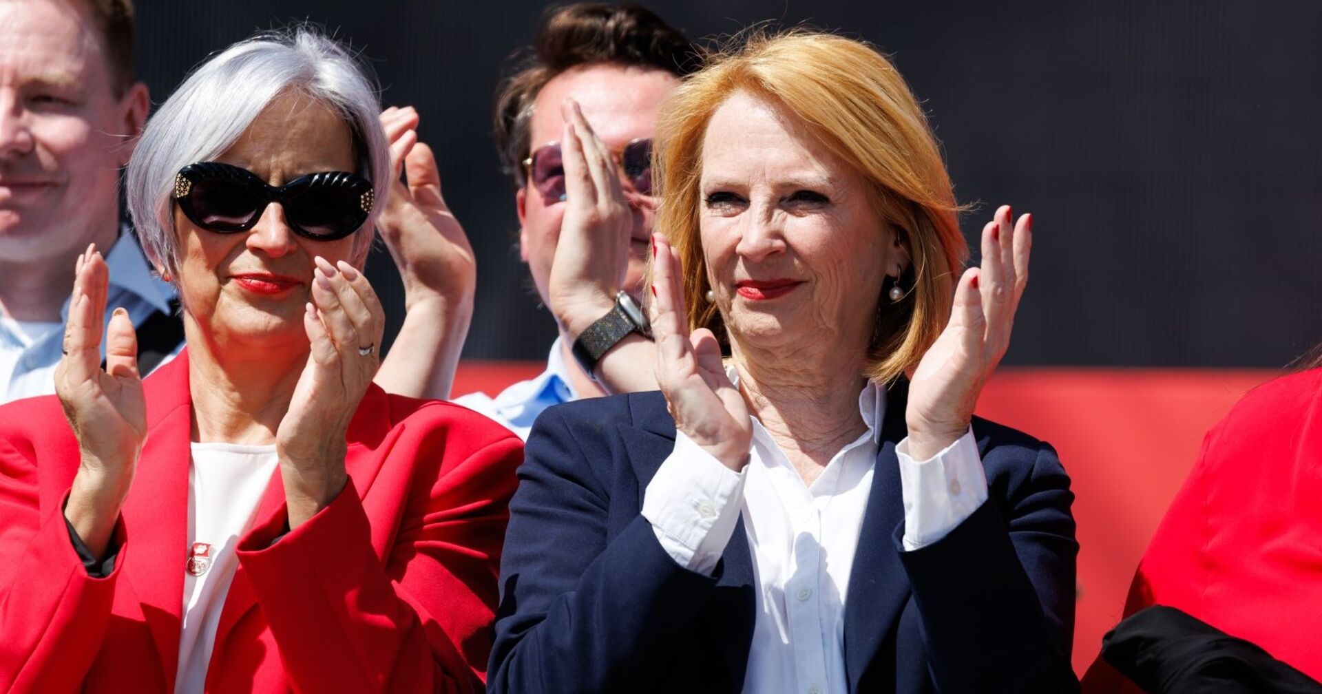 Justizministerin Anna Sporrer (SPÖ) und Doris Bures (SPÖ) am Donnerstag, 1. Mai 2025, im Rahmen des 1. Mai-Aufmarsches der SPÖ, in Wien