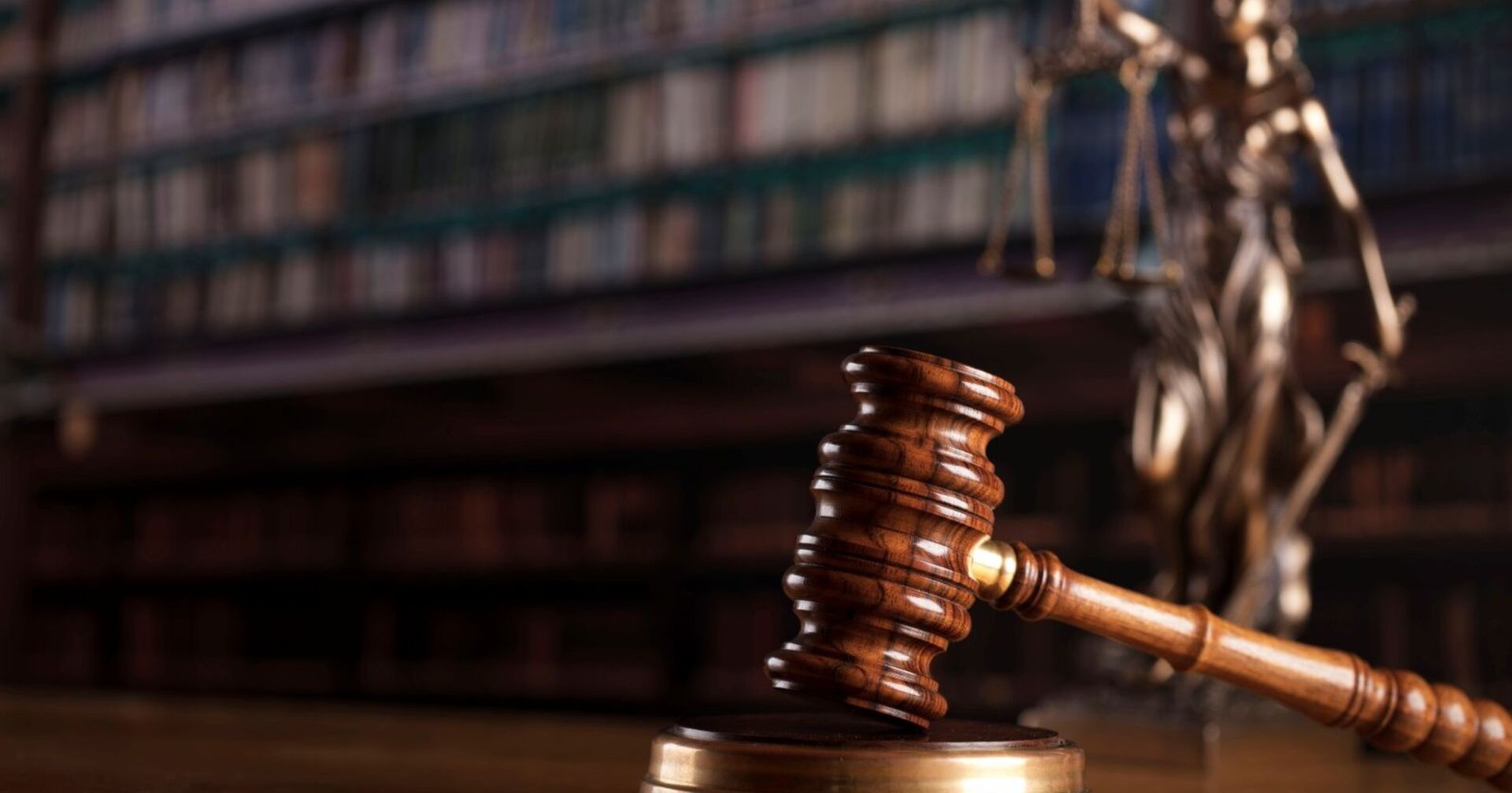 Eine 13-Jährige wird nach Instagram-Drohungen von drei Jugendlichen brutal attackiert.