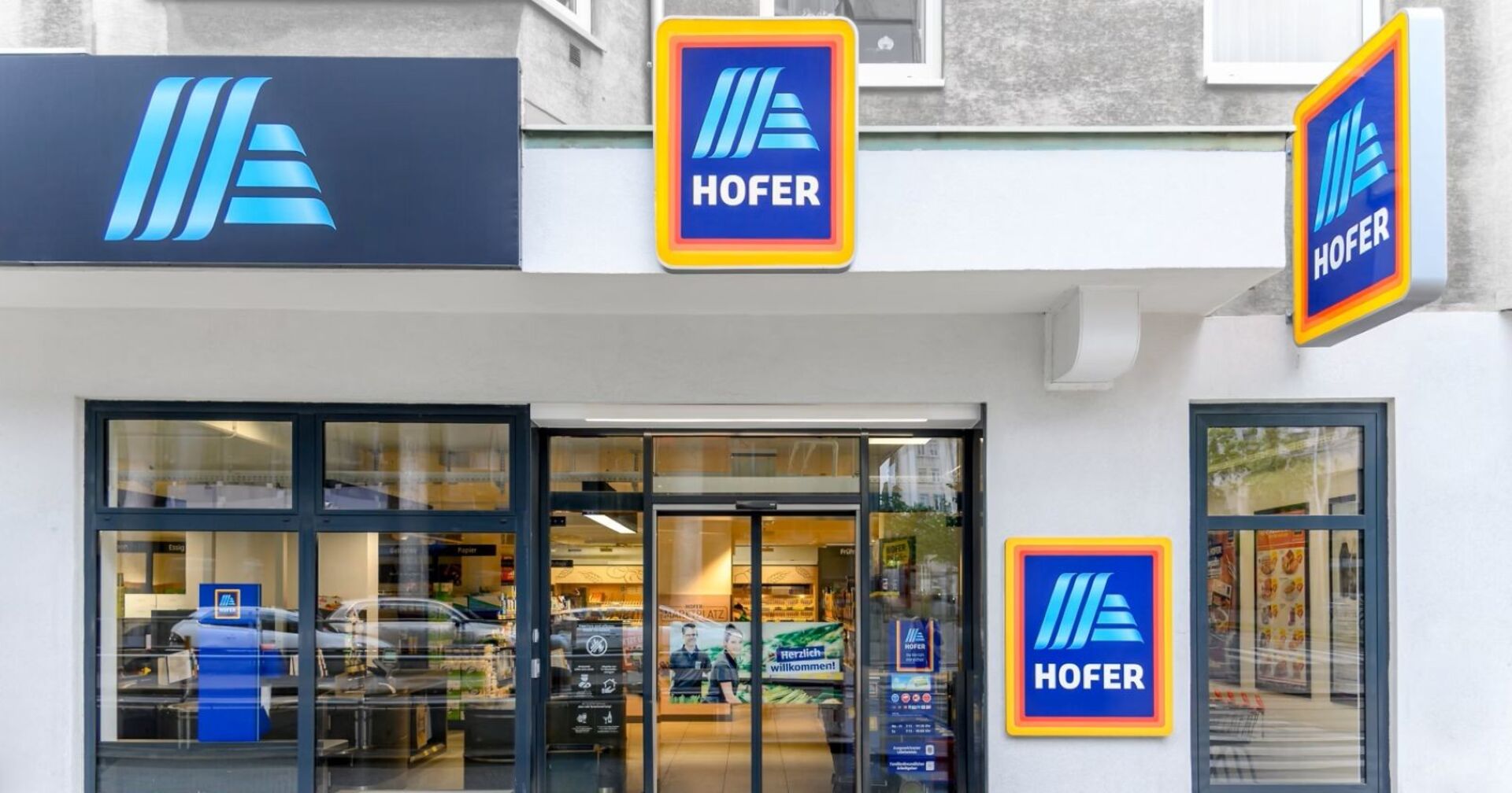 Außenansicht einer Hofer-Filiale