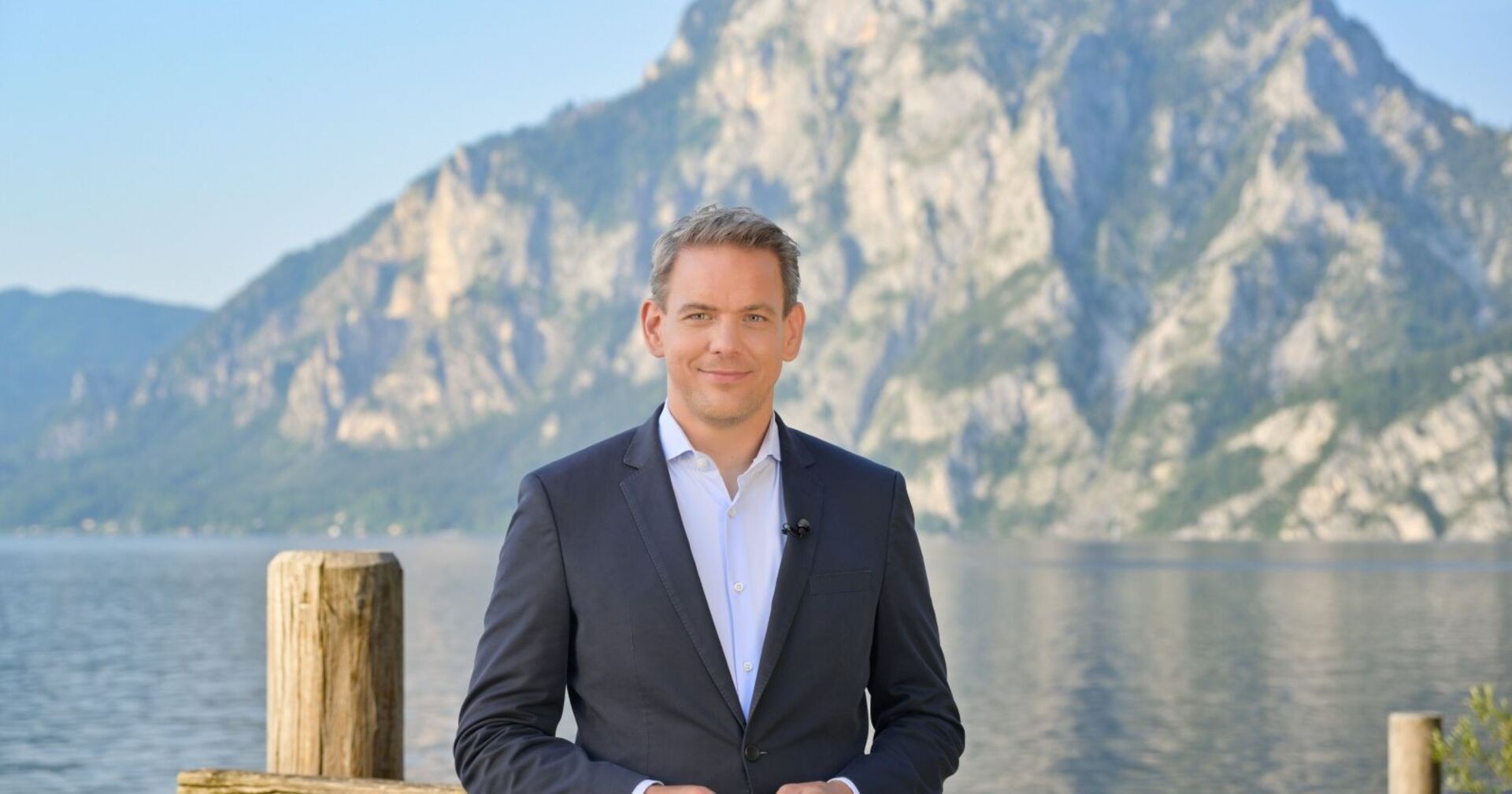 Martin Thür während den Sommergesprächen 2024 in der Mitte des Traunsees
