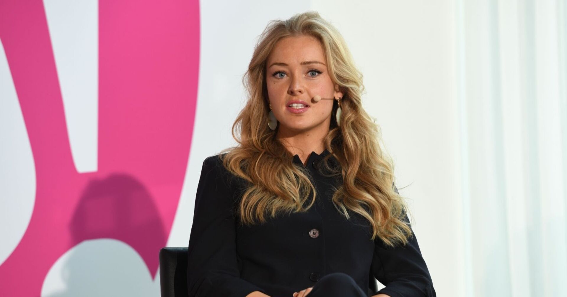 Patrice Aminati mit ernstem Gesichtsausdruck