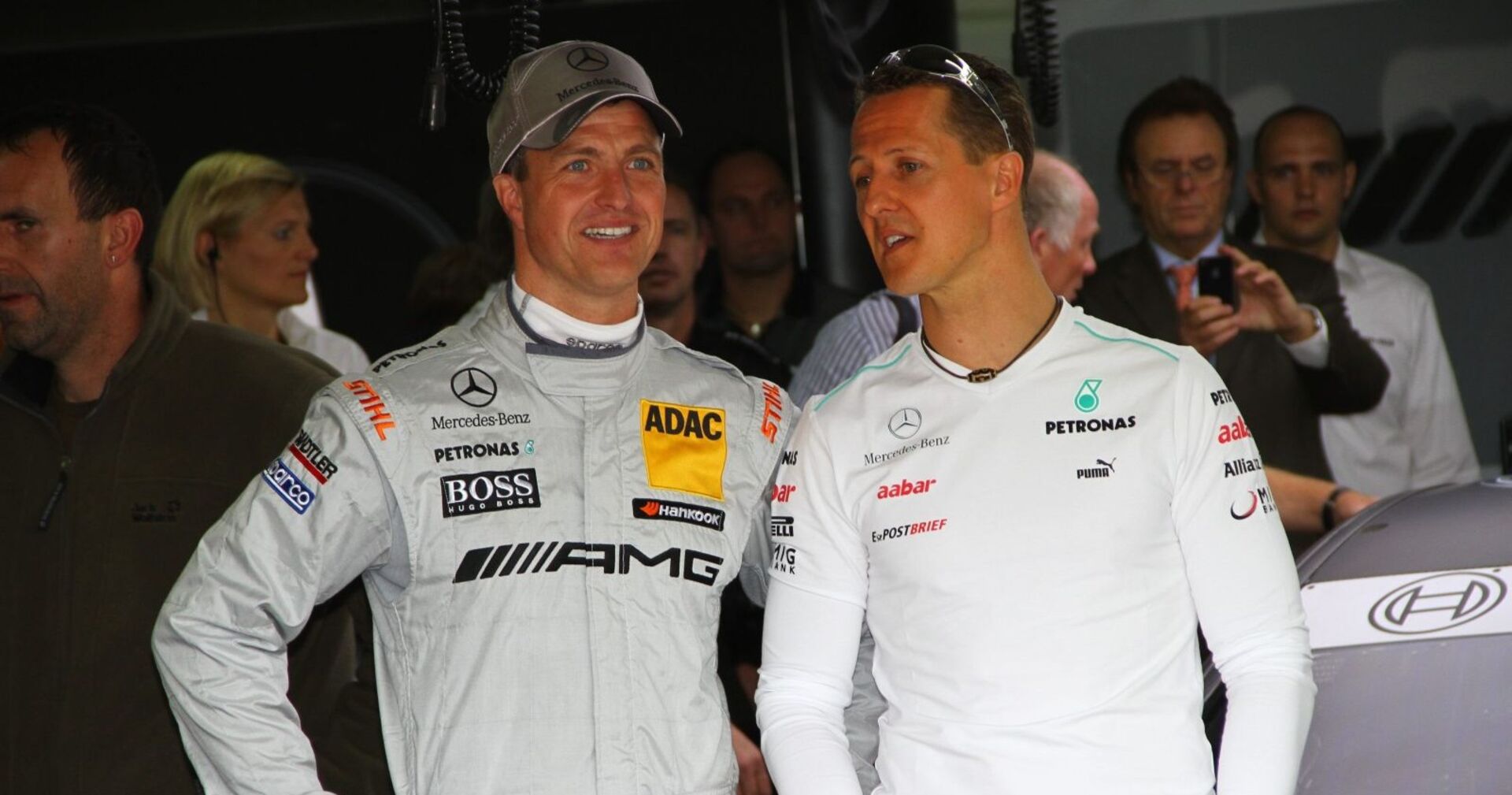 ACT 95005935.000003 -- Präsentation des neuen Mercedes Juniorteams mit Michael und Ralf Schumacher bei der bei den Deutsche Tourenwagen Masters in Hockenheim