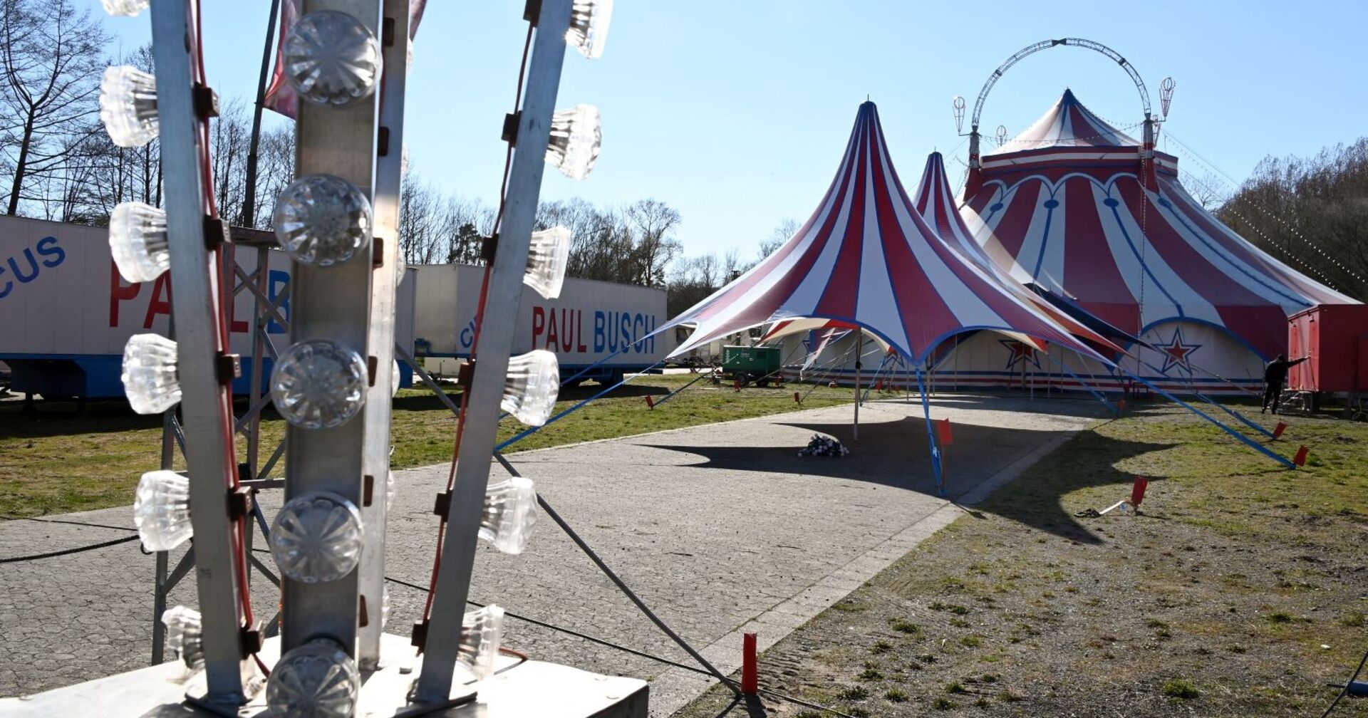 Ein Zirkuszelt von &quot;Circus Paul Busch&quot;.