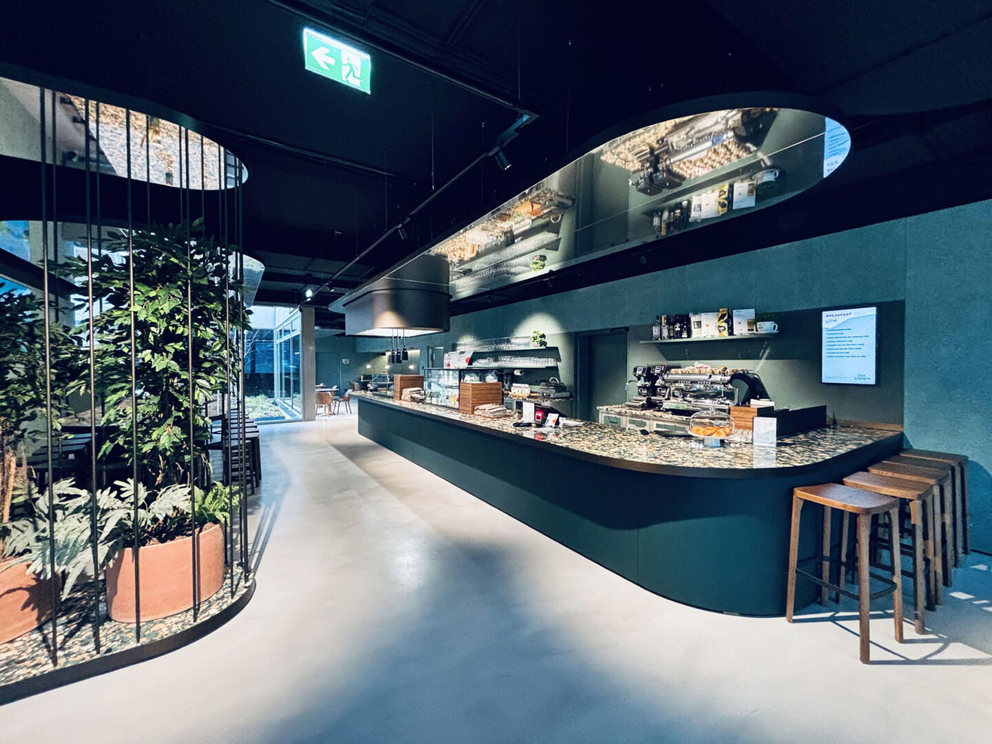 Modernes Lokal von innen | Credit: Hilfswerk Salzburg/das Urstein