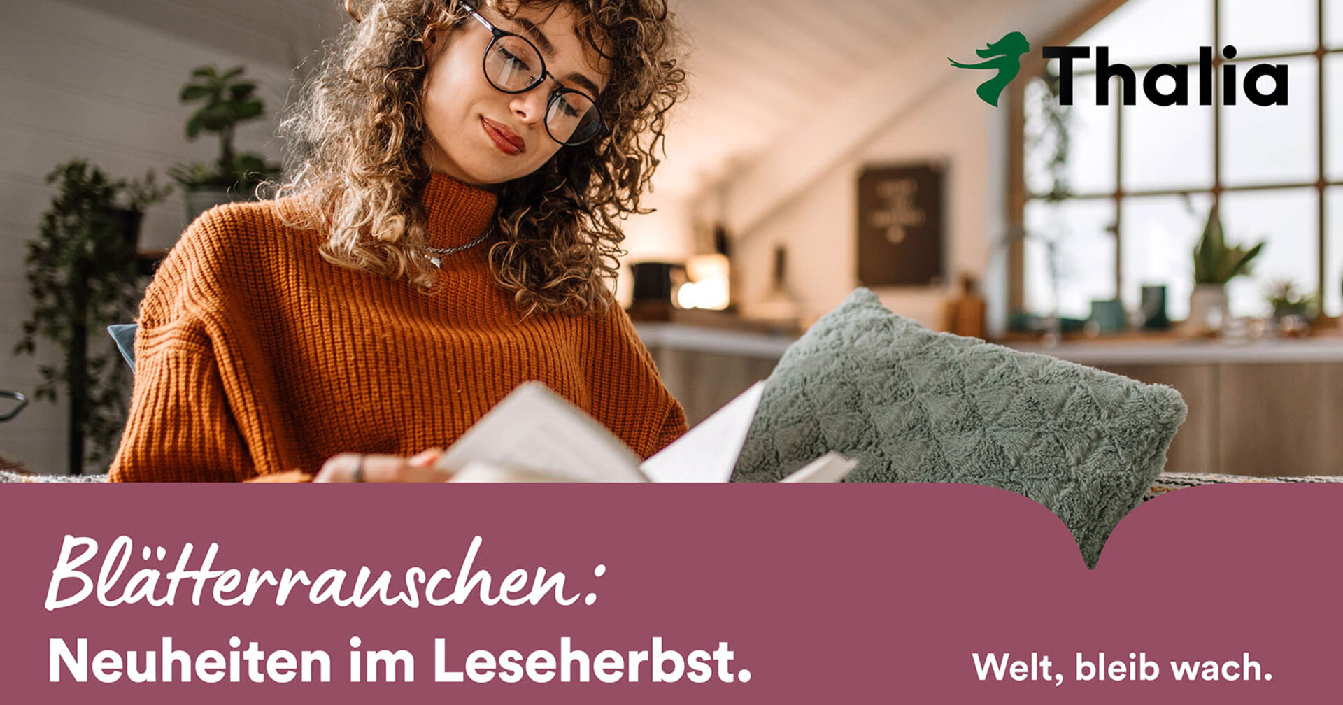 Frau Liegt auf der Couch | Credit: Thalia