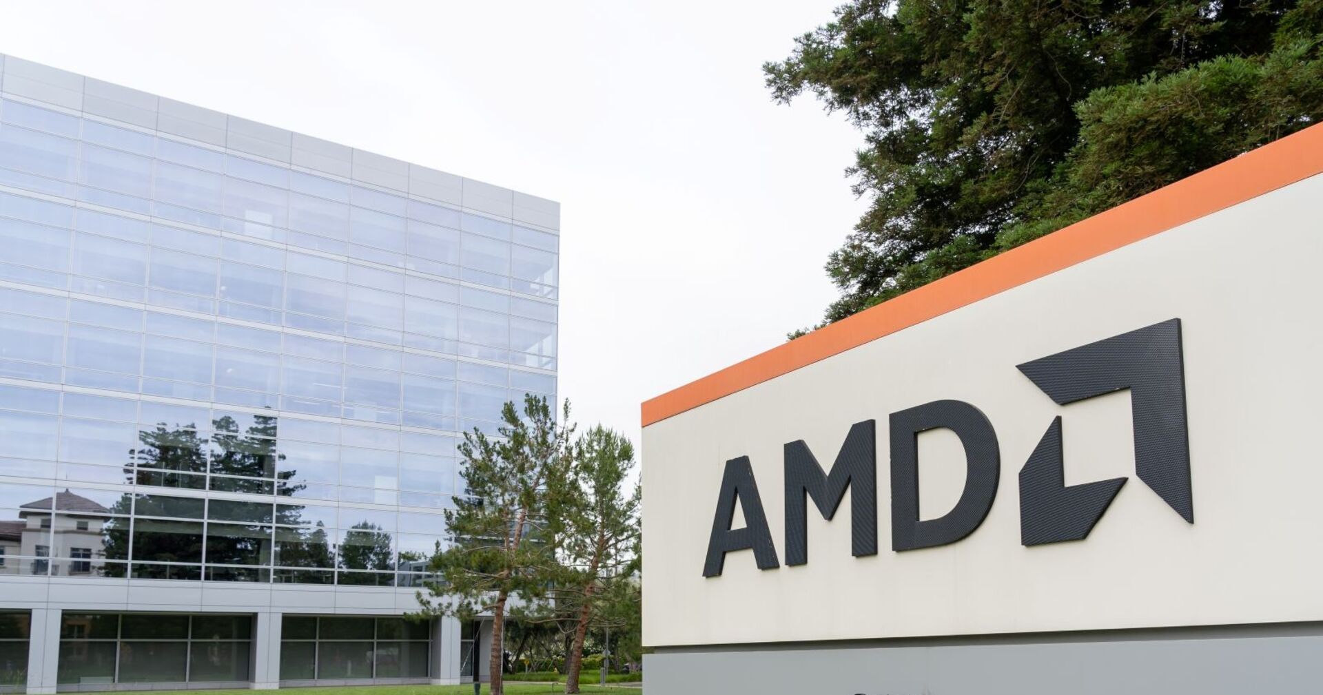 Außenansicht des AMD-Hauptsitz in Santa Clara, Kalifornien, USA
