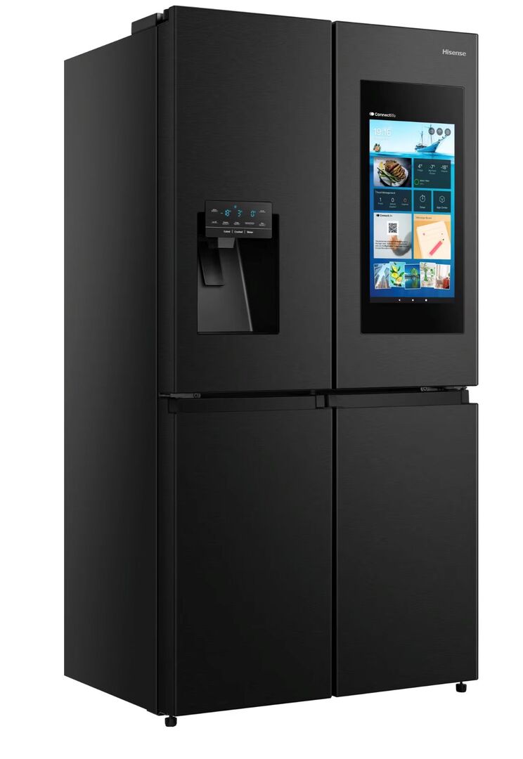 Schwarze Hisense Kühl-Gefrierkombination mit integriertem Smart Display und Wasserspender – moderner Kühlschrank mit Touchscreen und WLAN-Steuerung.