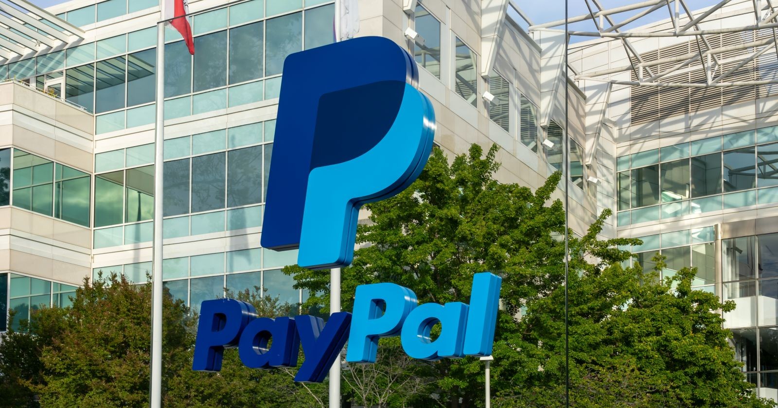 PayPal-Hauptsitz in San Jose USA mit Logo der Firma