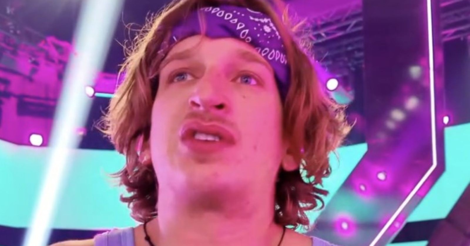 Satans Bratan Erik weint