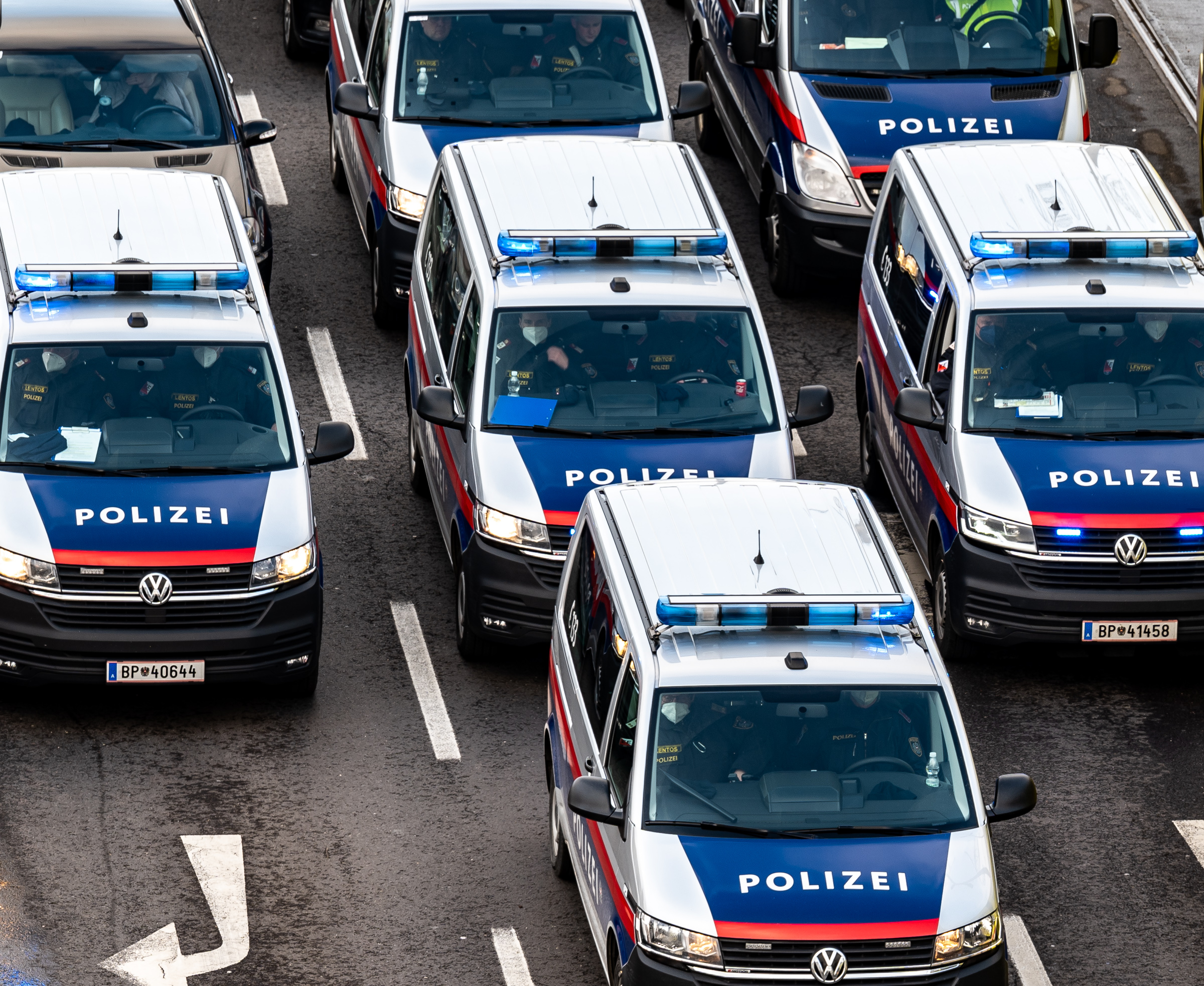 Zwei Männer in Klagenfurt wurden von Unbekannten attackiert.