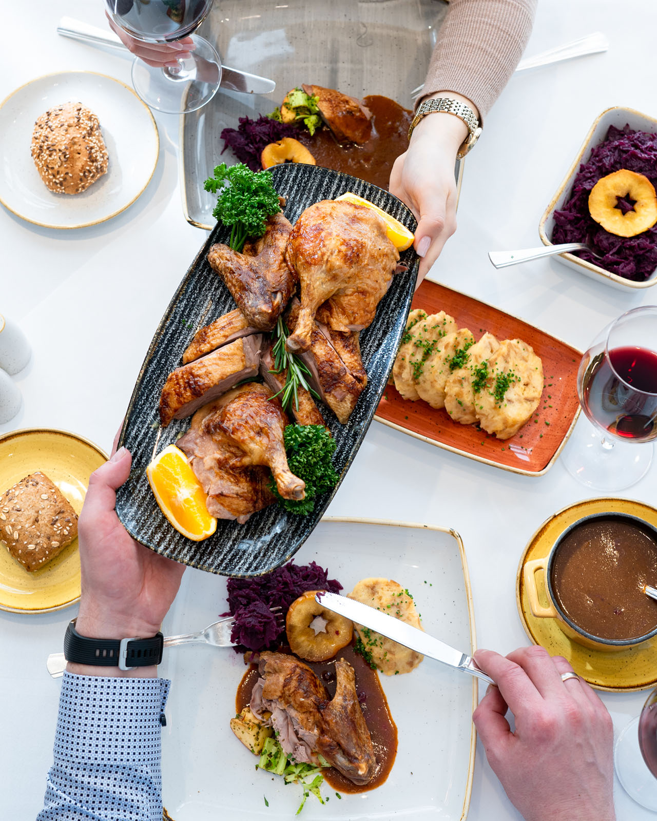 Weihnachtsgansl mit Rotkraut | Credit: Vienna Marriott Hotel