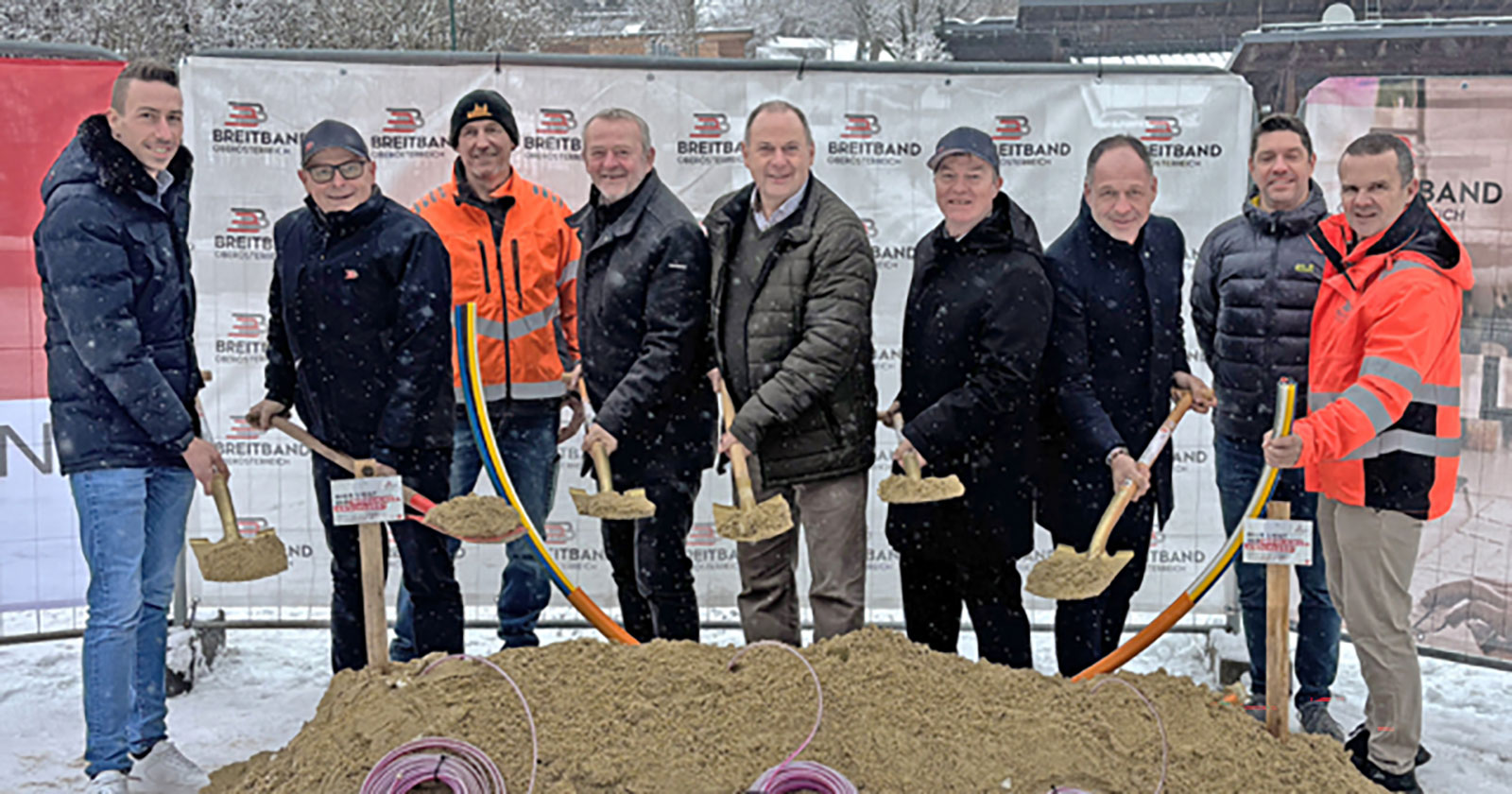 Gruppe von Männern beim Spatenstich | Credit: BBOÖ