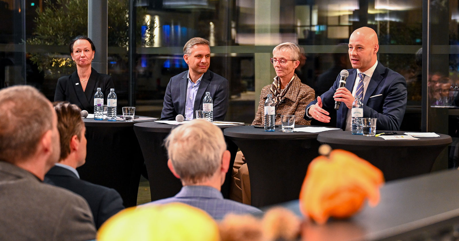 Mag. Martin Hajart, Mag. Dr. Wolfgang Hattmannsdorfer, Univ.-Prof. Dr. Stefanie Lindstaedt und Helga Honeder | Credit: Lea-Sophie Hiegelsberger