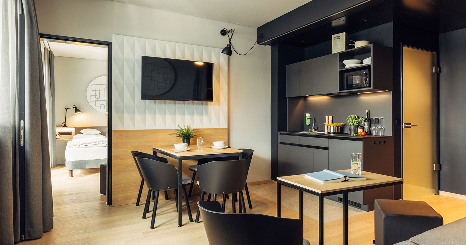 Modernes Hotelzimmer von innen | Credit: Harry's Home