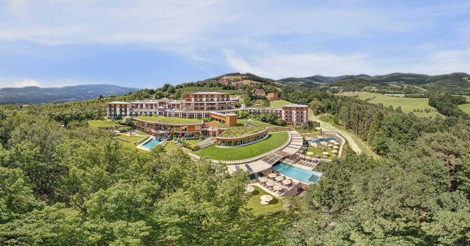 Luftaufnahme vom RETTER Seminar Hotel Bio Restaurant | Credit: RETTER Bio-Natur-Resort