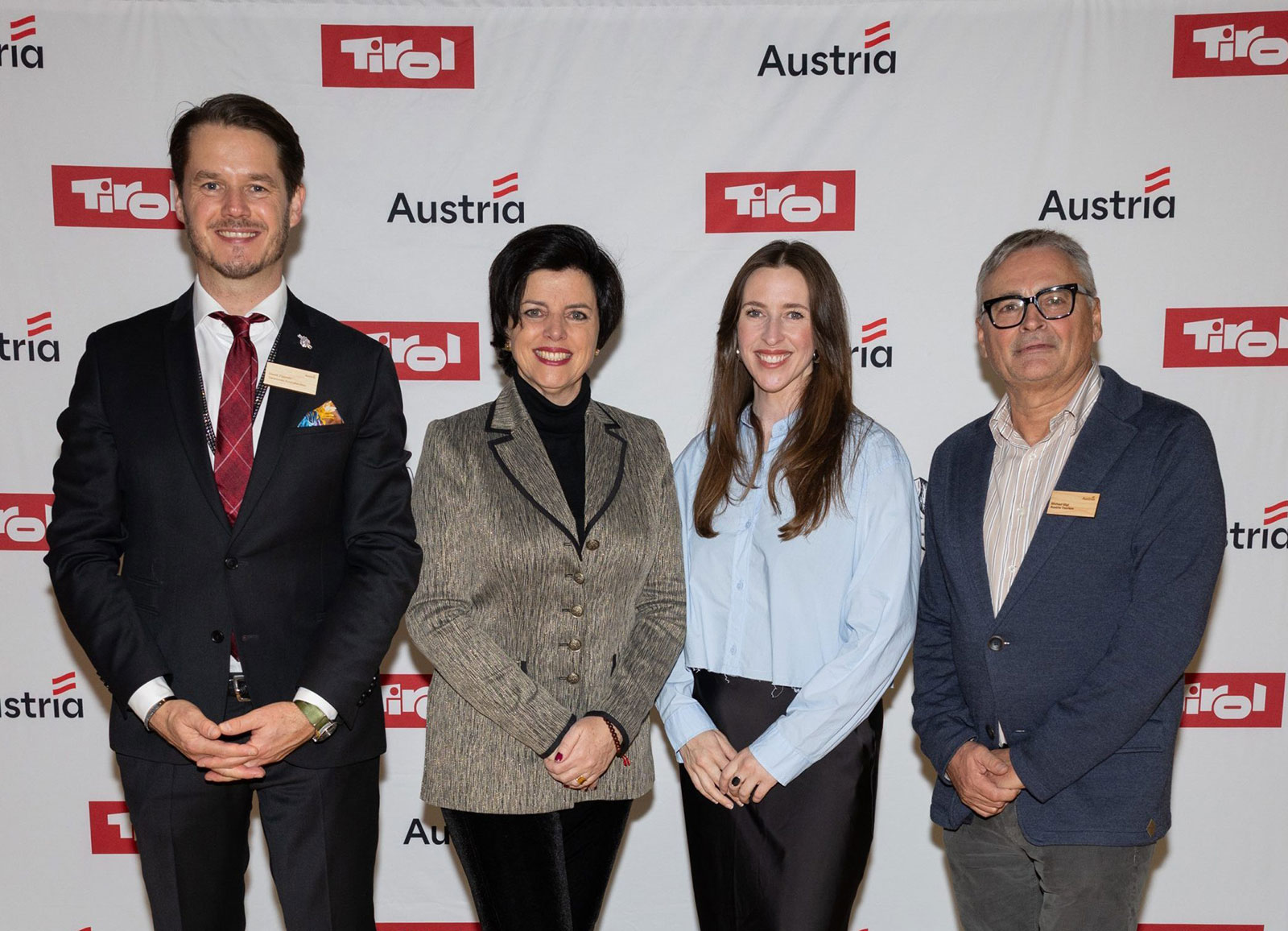 Gruppenfoto mit vier Personen | Credit: Austrian Tourist Office / CJ Rivera