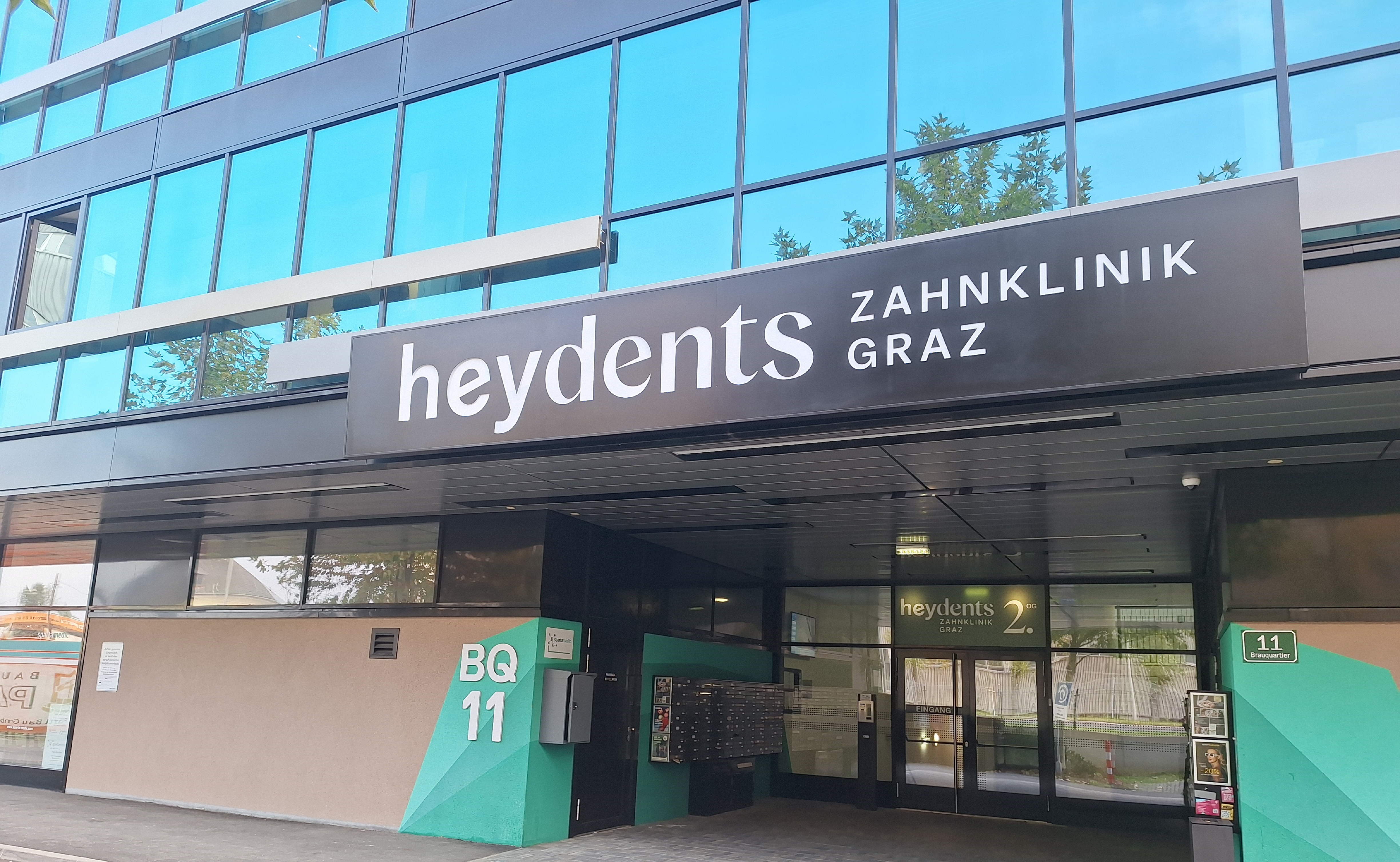 Die Außenansicht einer Zahnklinik