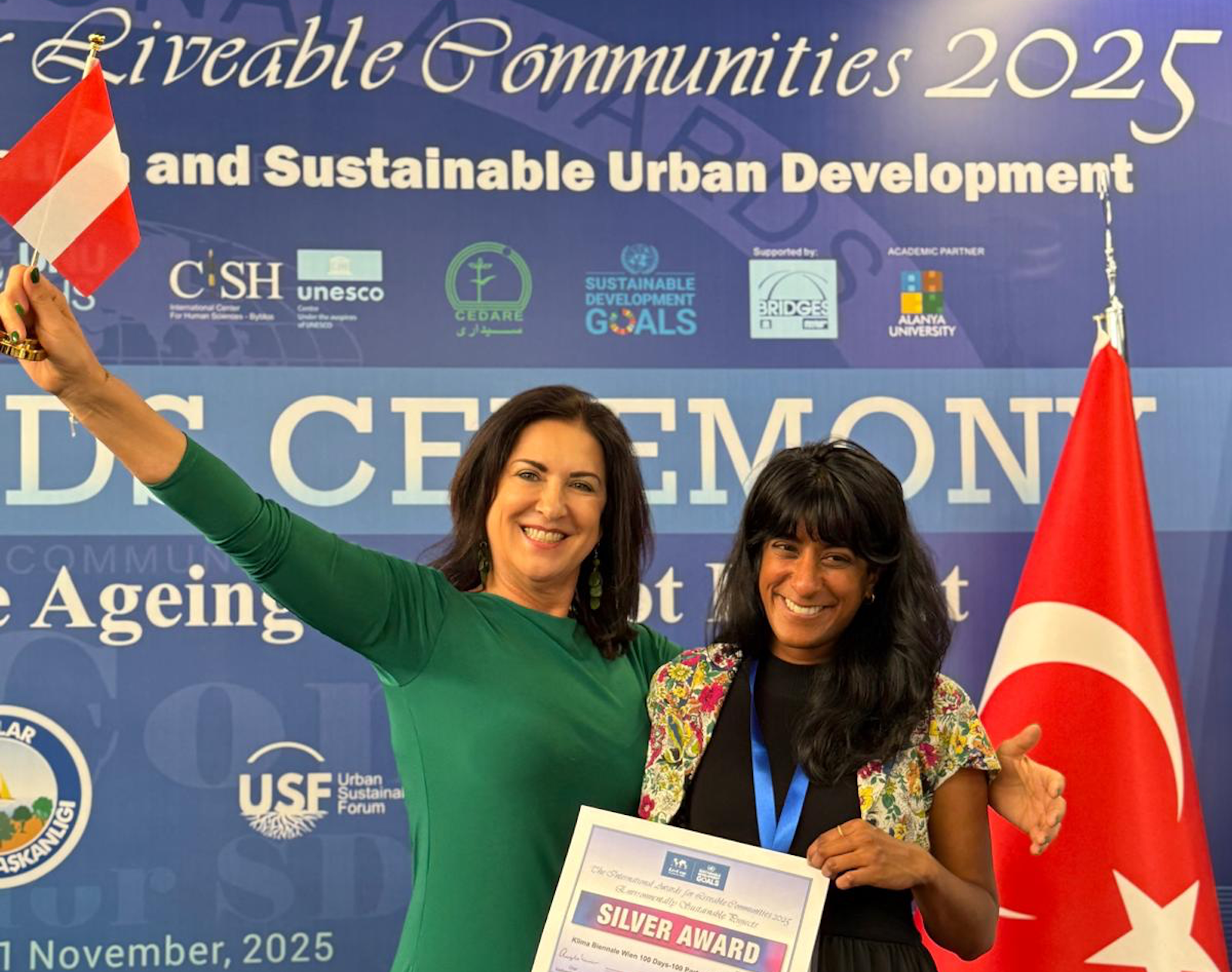 Porträt mit Österreichfahne