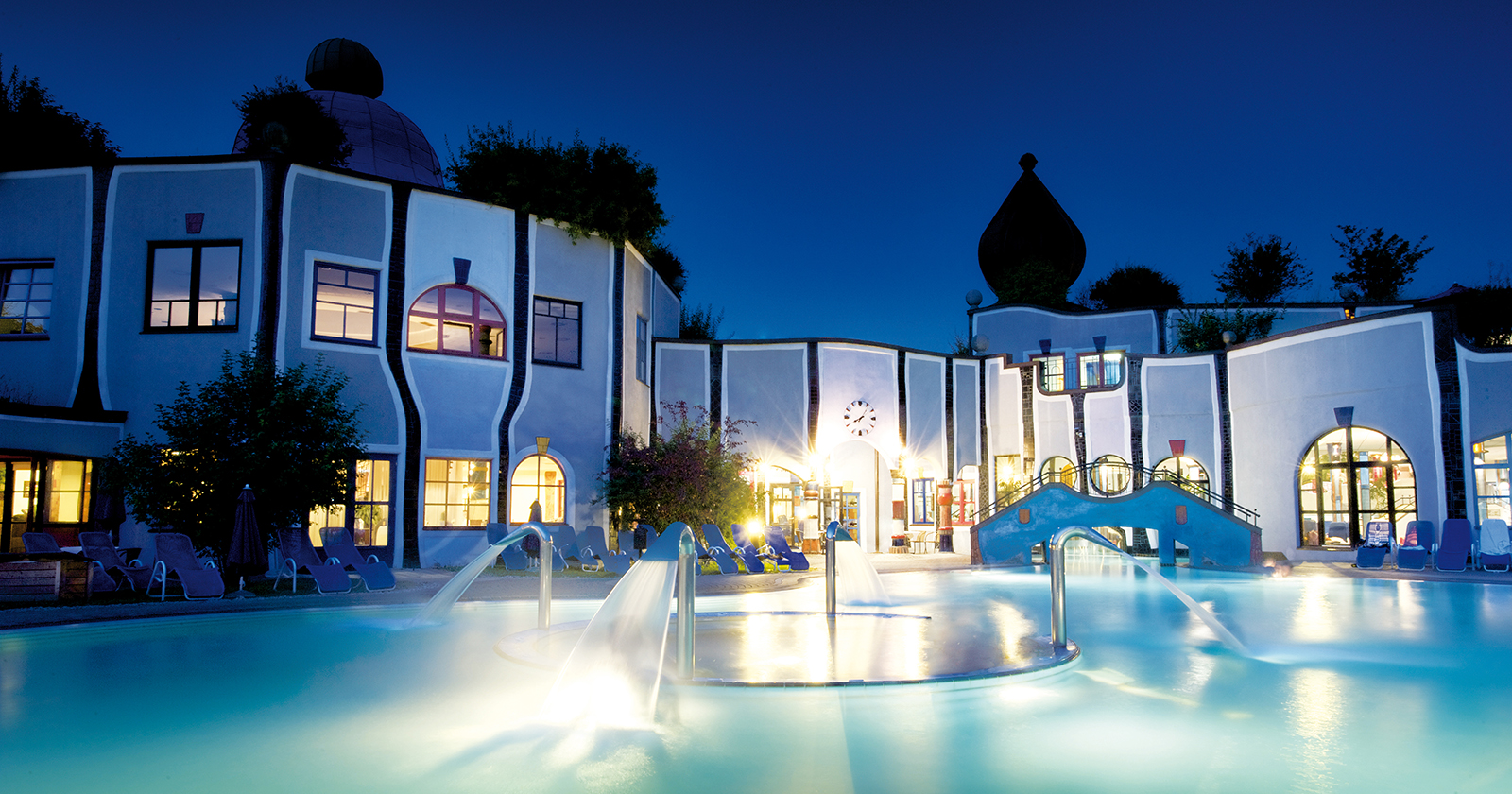 Rognar Bad Blumau von außen | Credit: Hundertwasser Architekturprojekt