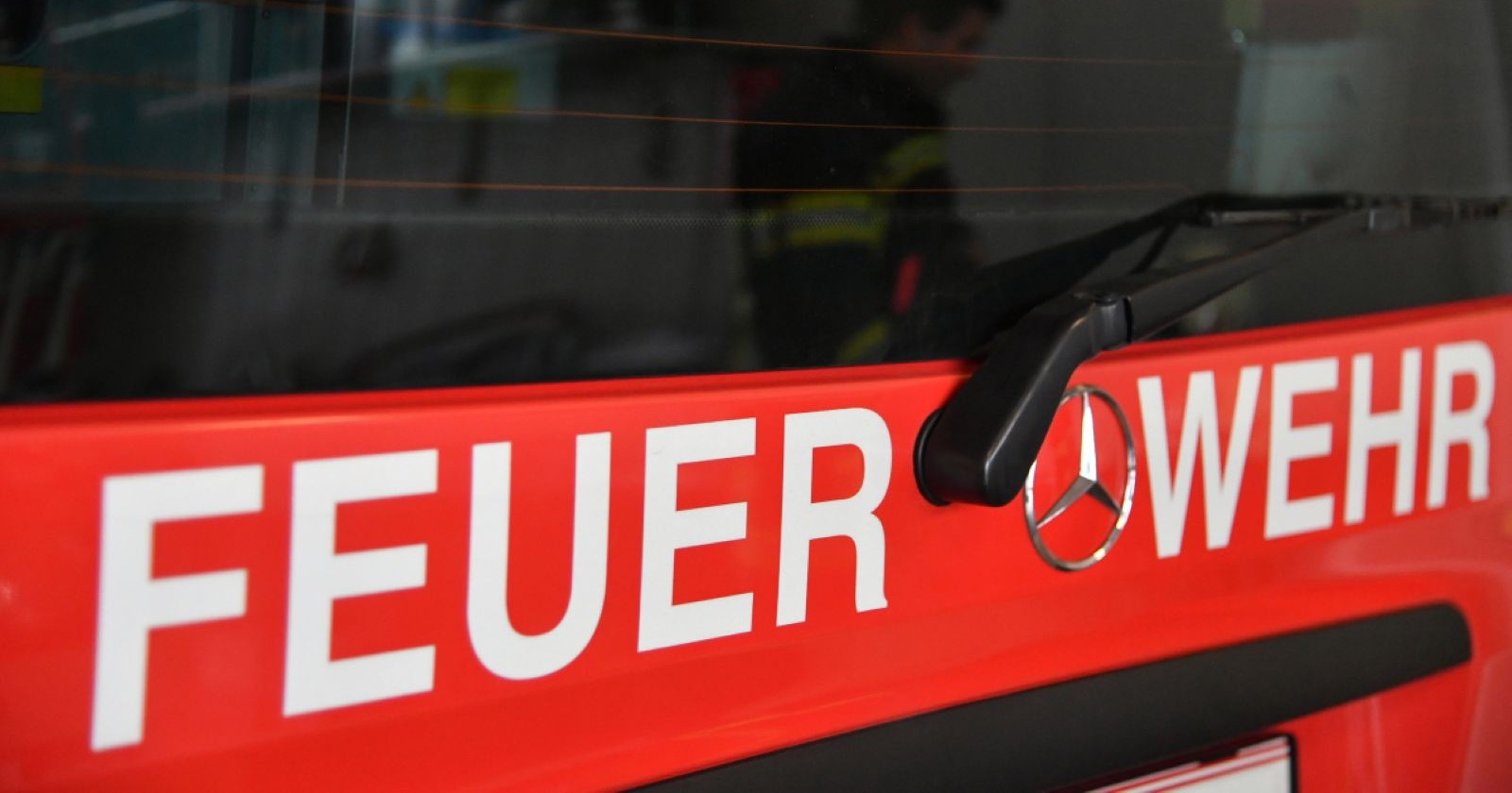 Eine Feuerwehrauto von vorne.