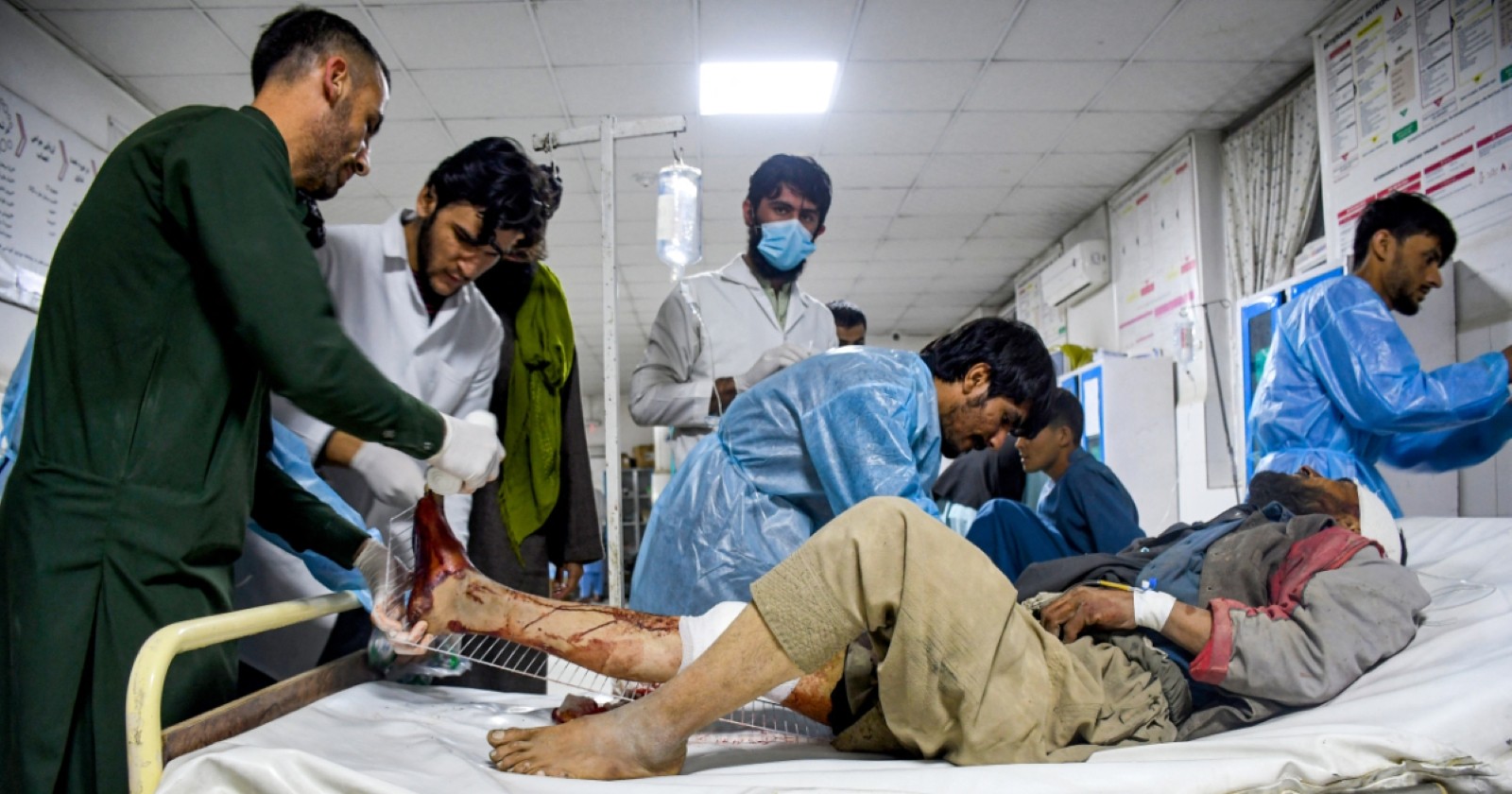 Verletzte Erdbebenopfer wurden im Spital in Mazar-i-Sharif behandelt.