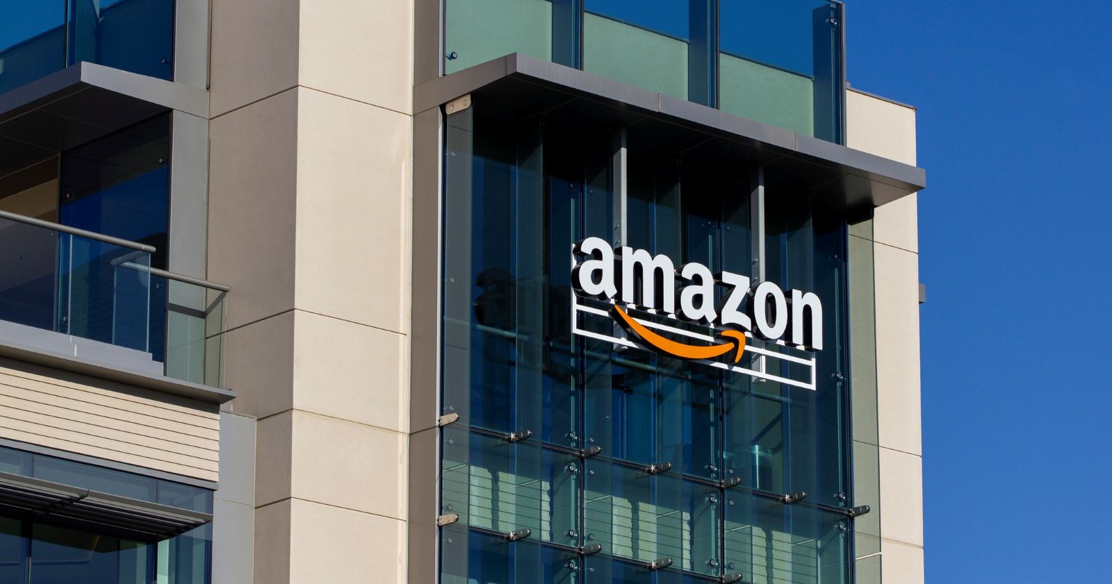 Amazon-Gebäude in Italien, Symbolfoto zu Ermittlungen wegen Schmuggelverdacht und Steuerbetrug