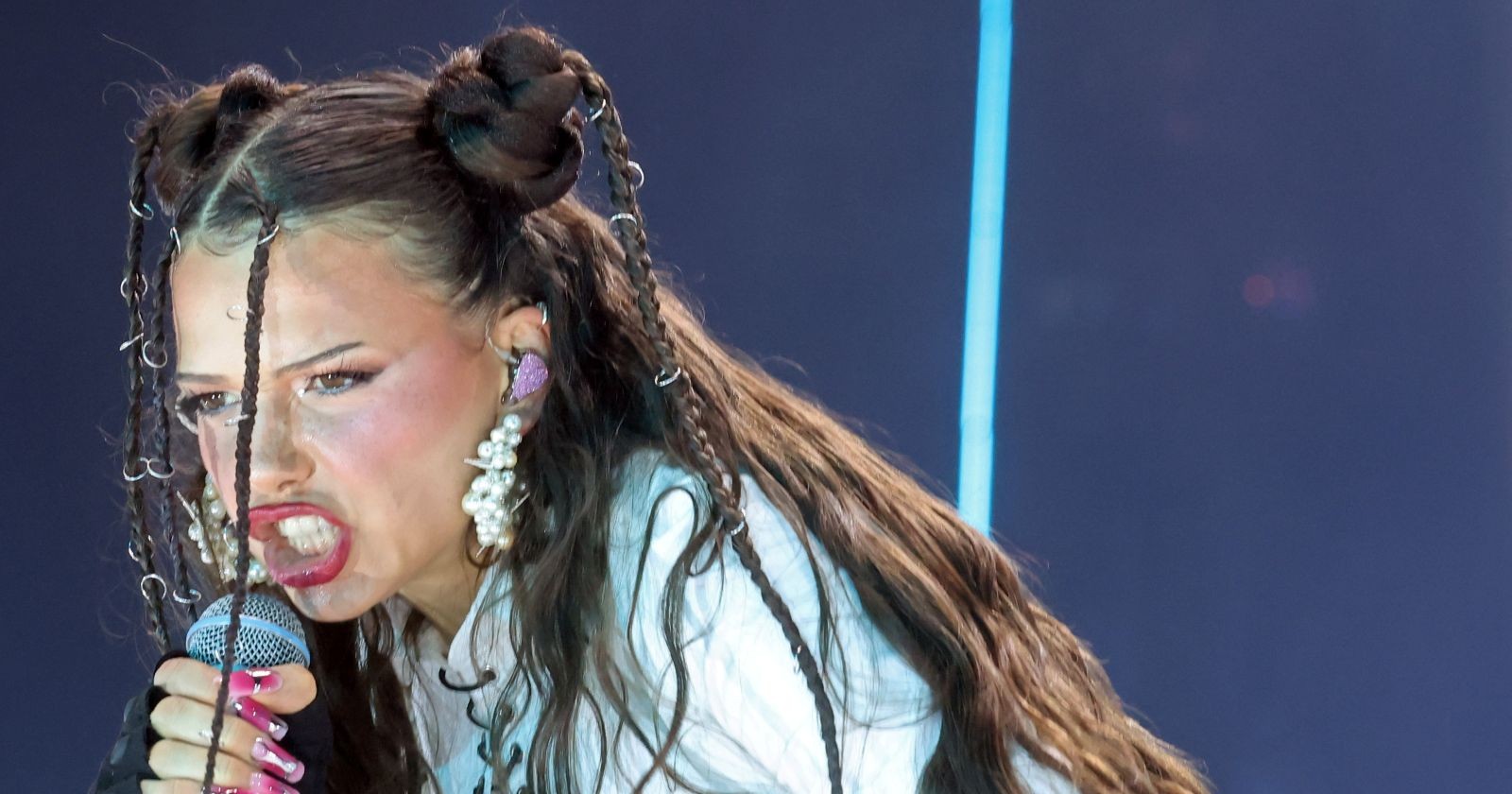 Nina Chuba auf der Bühne