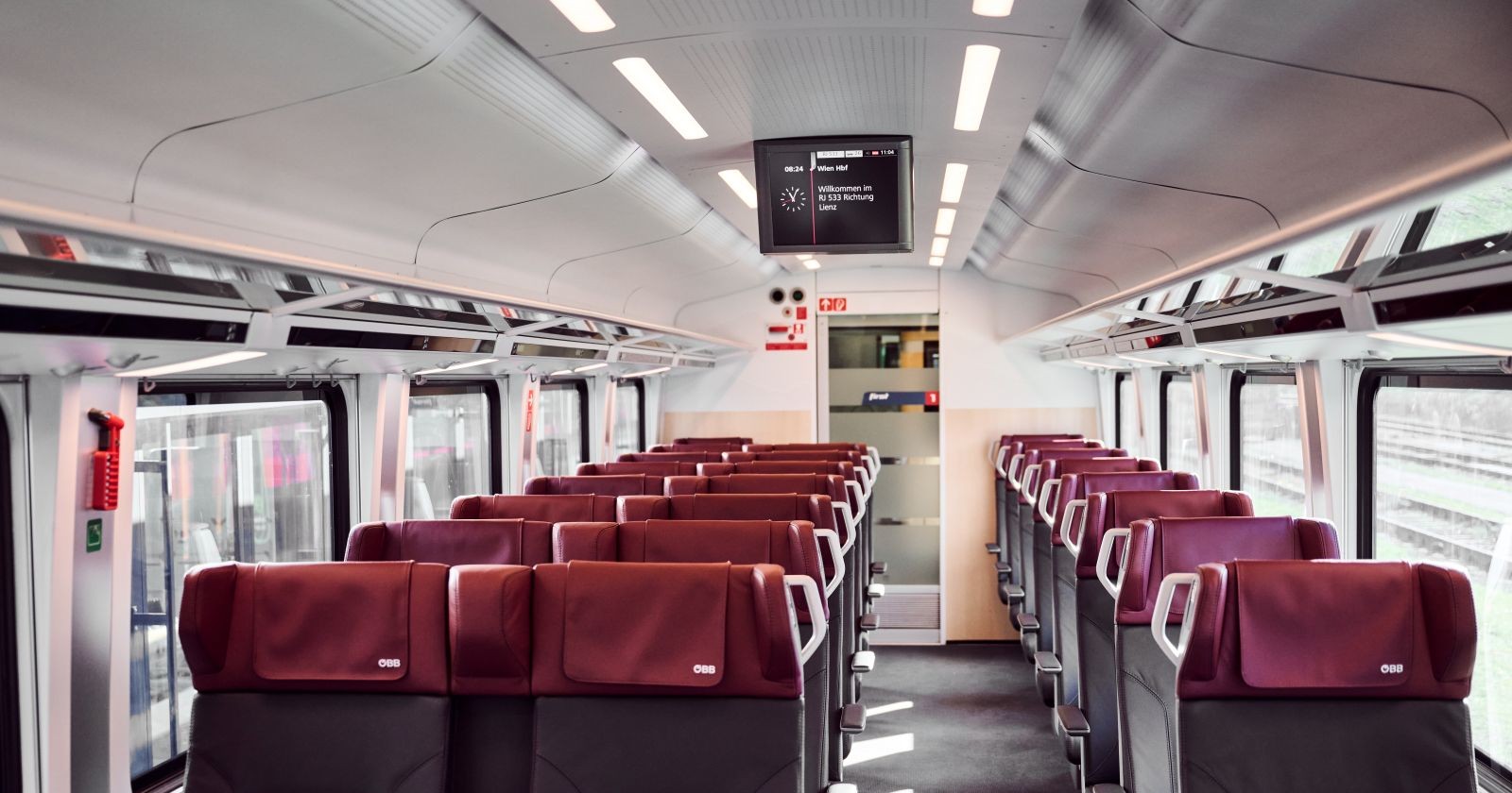 Innenraum einer modernisierten Railjet-Garnitur der österreichischen Bundesbahnen (ÖBB)