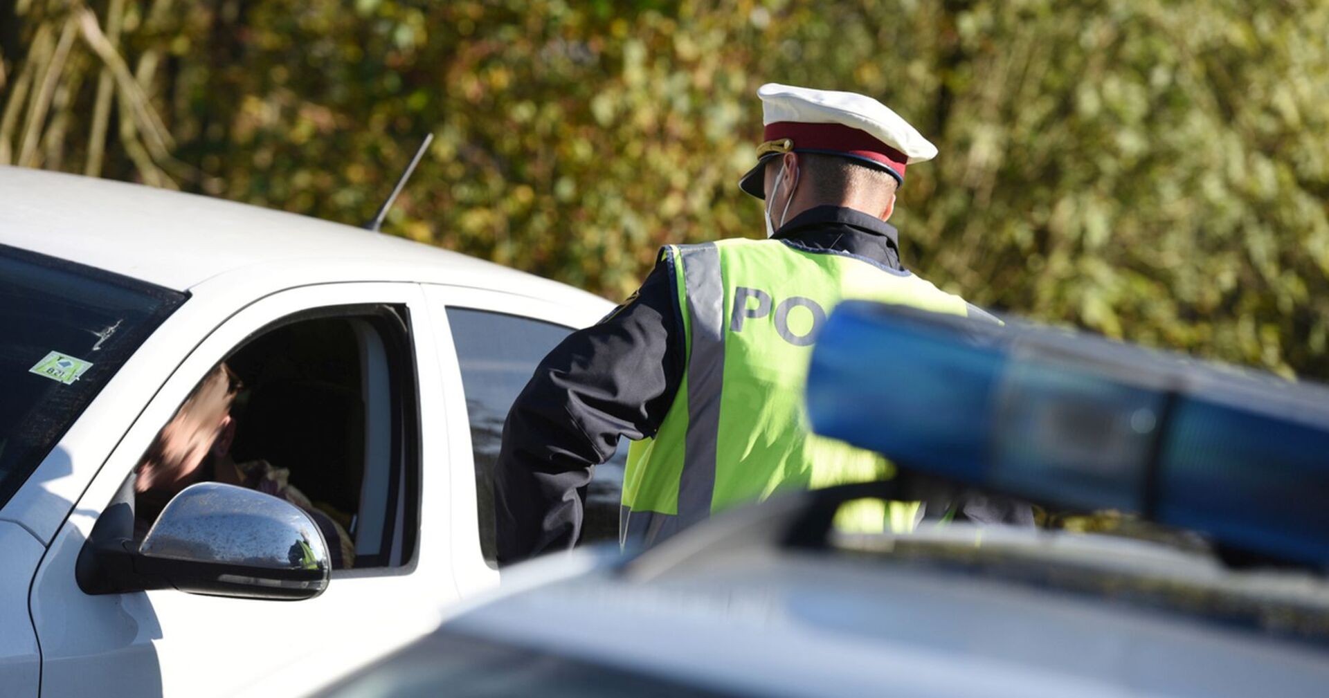 Im Zuge der Kontrolle fanden die Beamten im Pkw etwa 1,6 Kilogramm Marihuana.