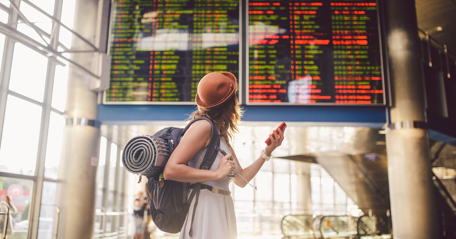 Frau am Flughafen | Credit: iStock.com/Yelizaveta Tomashevska