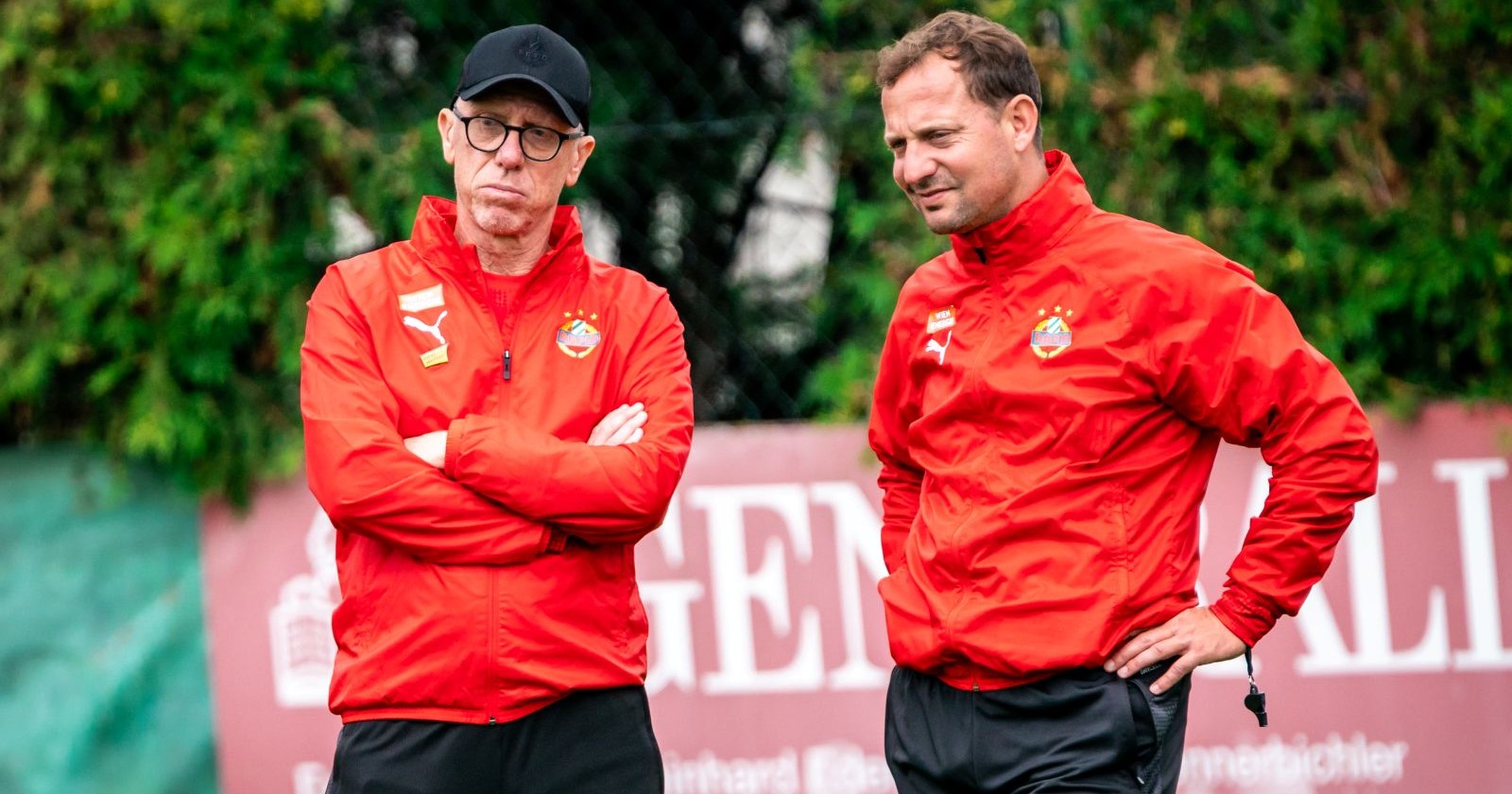 Peter Stöger und Thomas Sageder während einer Trainingseinheit des SK Rapid Wien