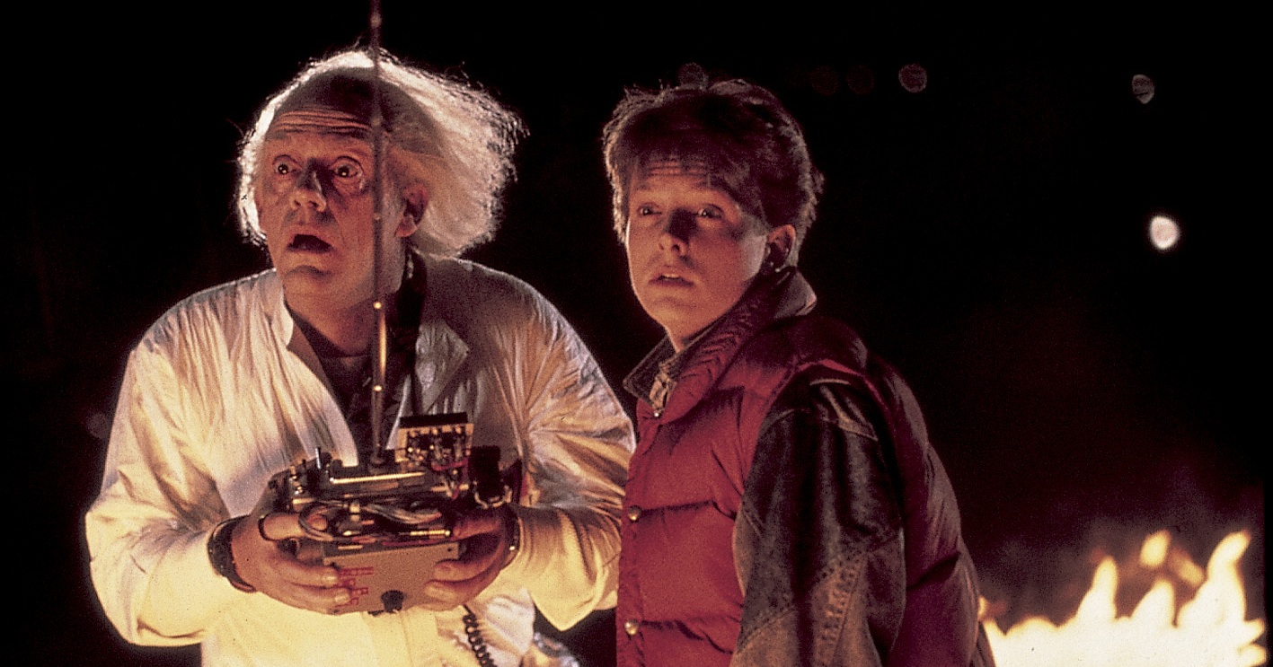 Doc Brown (Christopher Lloyd) und Marty McFly (Michael J. Fox) in einer Szene des Films "Zurück in die Zukunft"