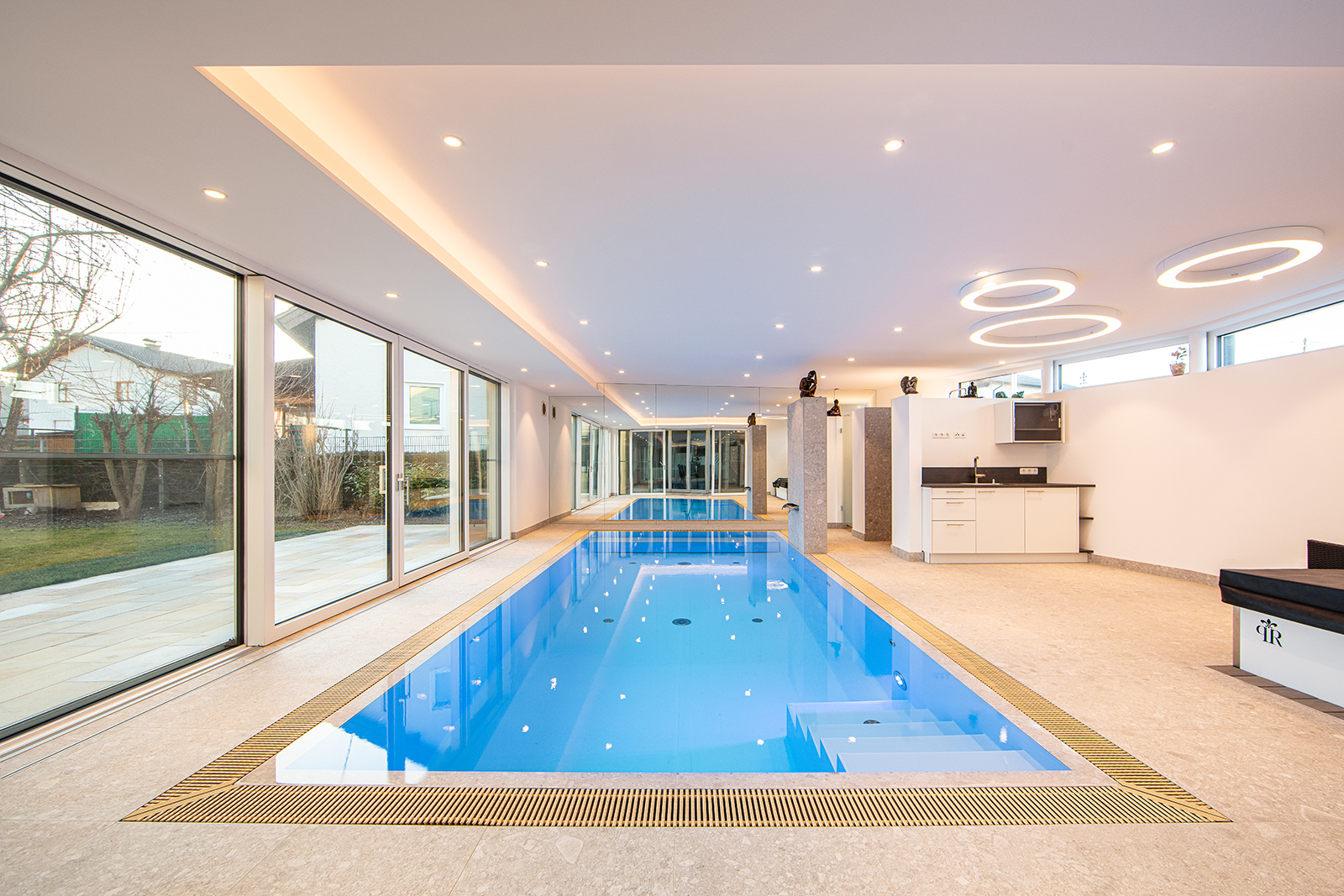 Indoor-Pool | Credit: Delfin Wellness/Fotostudio Martin Eder
