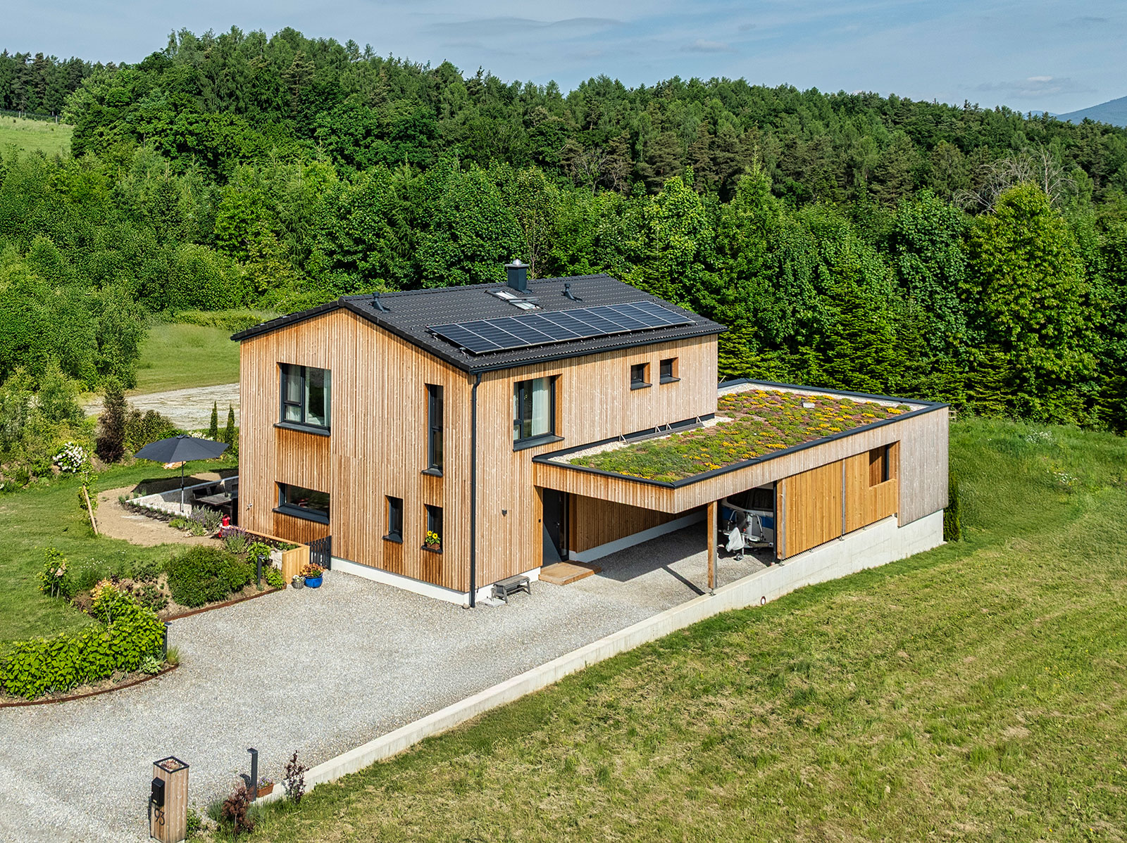 Modernes Wohnhaus aus Holz | Credit: Fritz Photography