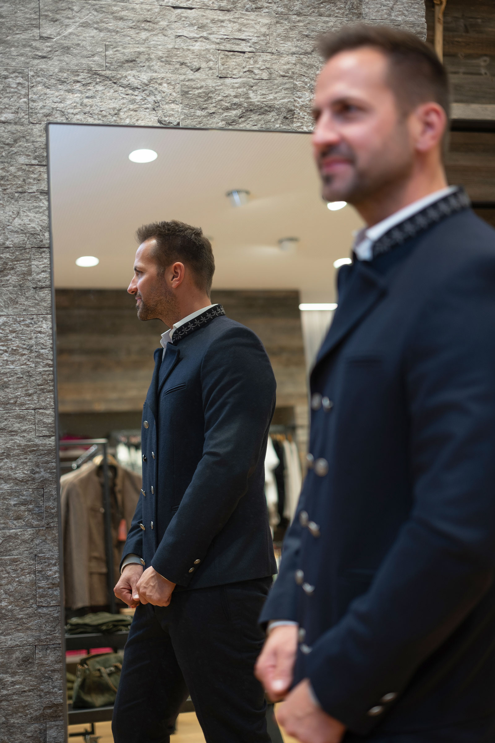 Peter Affenzeller in blauer Tracht | Credit: Ines Thomsen