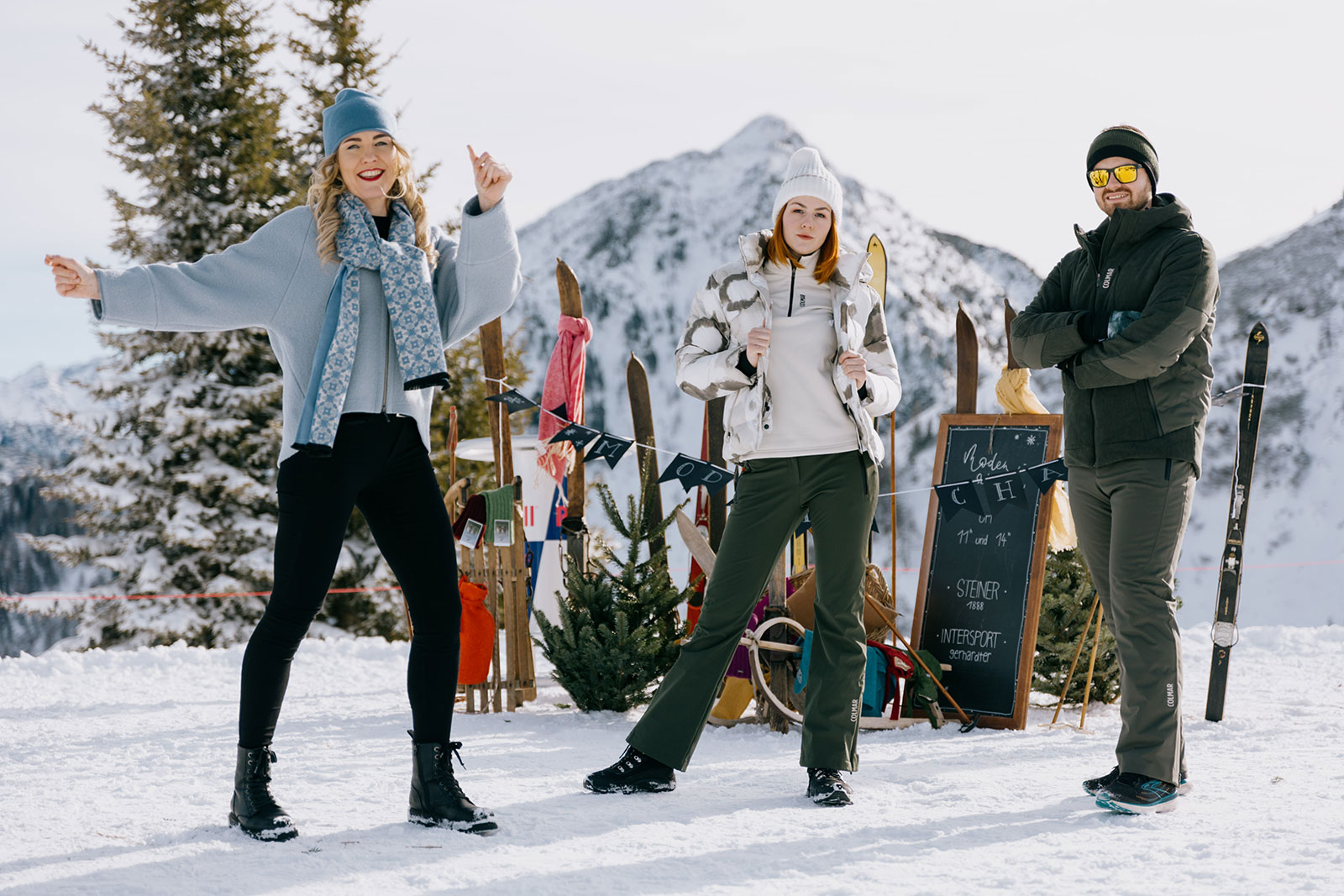 Models bei einer Modenschau vor winterlicher Kulisse | Credit: Reiteralm Bergbahnen/Gerald Grünwald