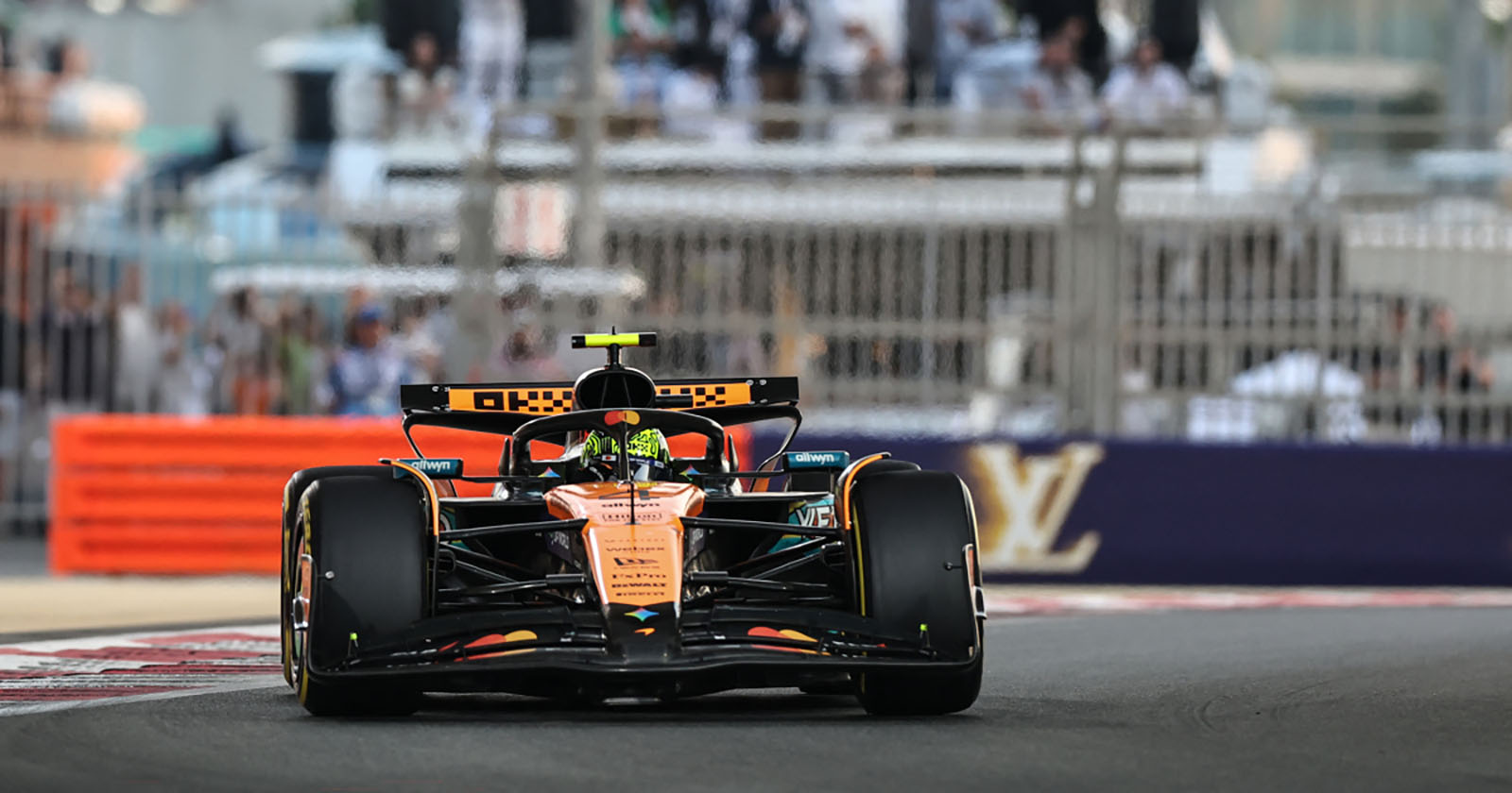 Formel-1-Auto von Lando Norris beim Grand Prix von Abu Dhabi