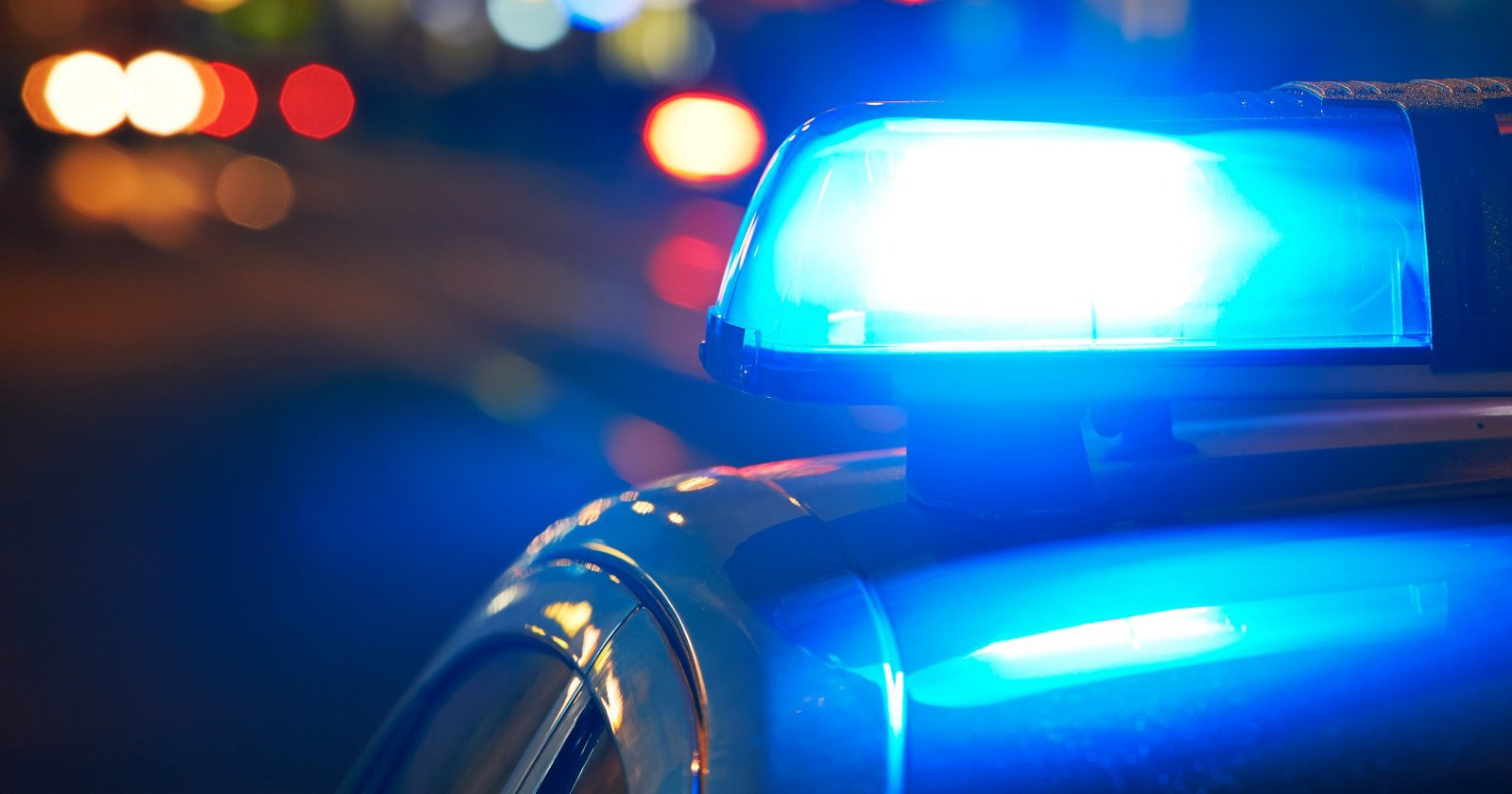 Blaulicht auf dem Dach eines Einsatzfahrzeuges der Polizei