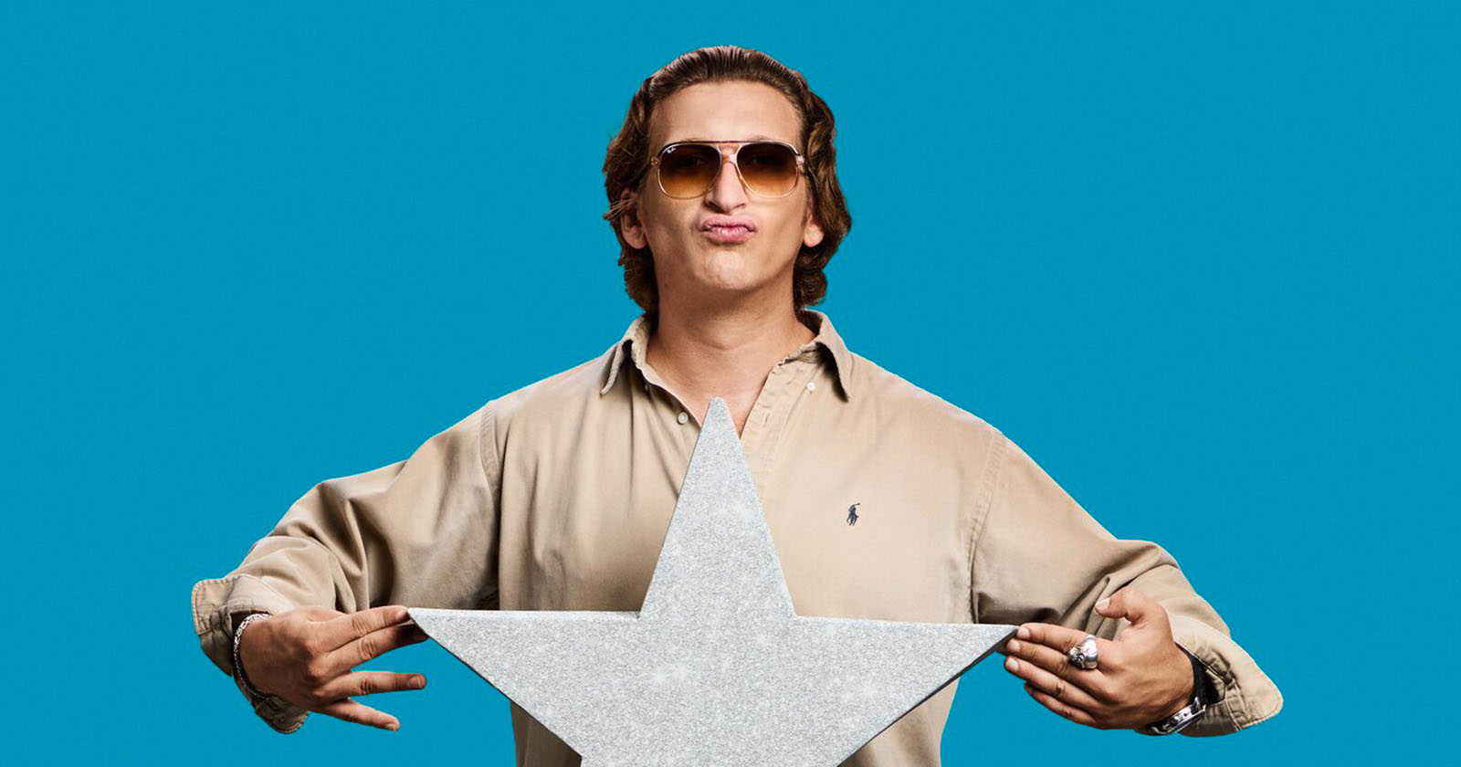 Erik Seidl alias Satansbratan bei einem Presseshooting für Promi Big Brother 2025