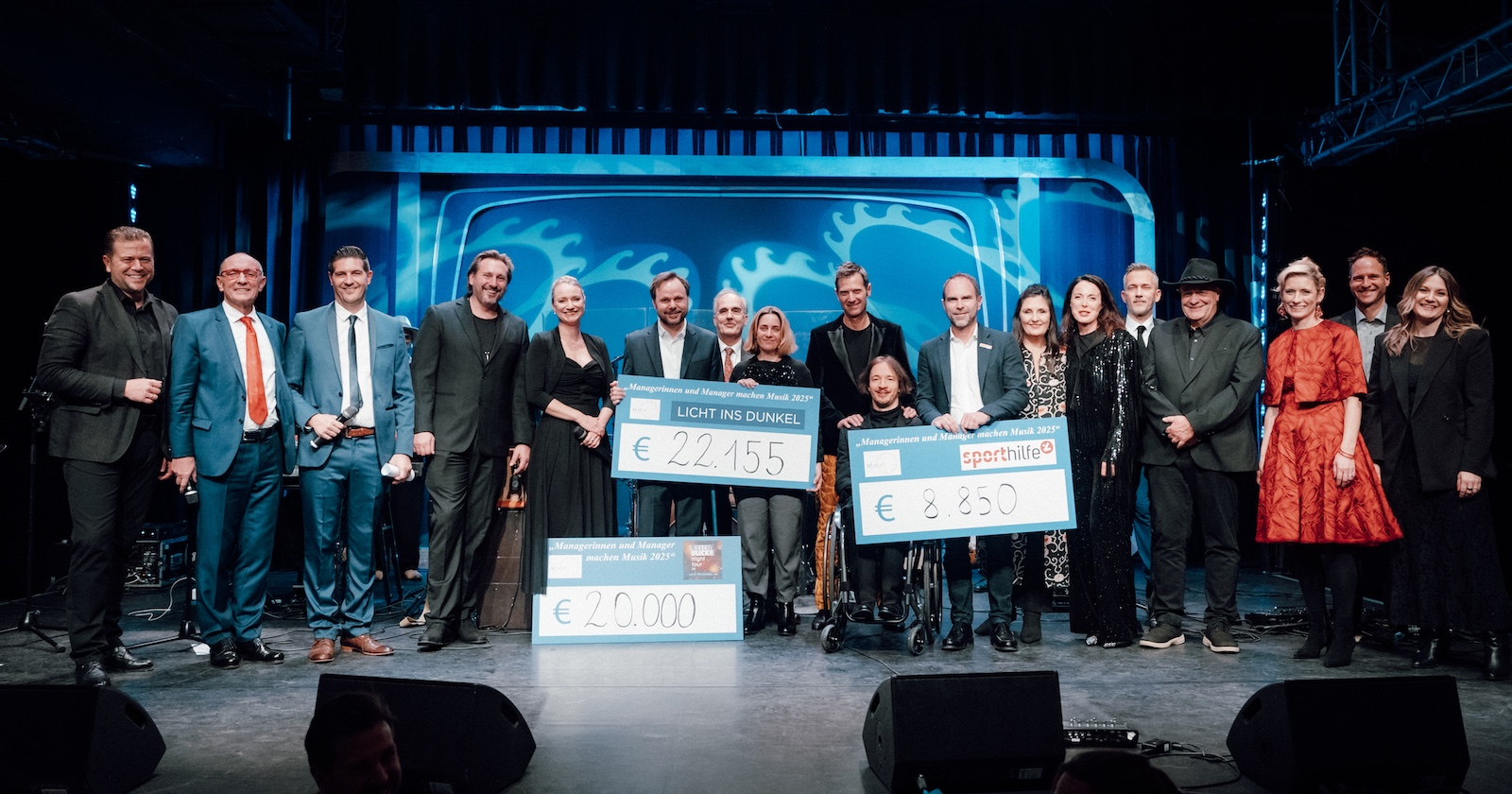 Gruppenbild auf der Bühne
