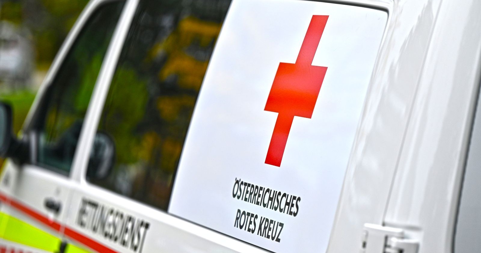 Rettungswagen des österreichischen Roten Kreuzes